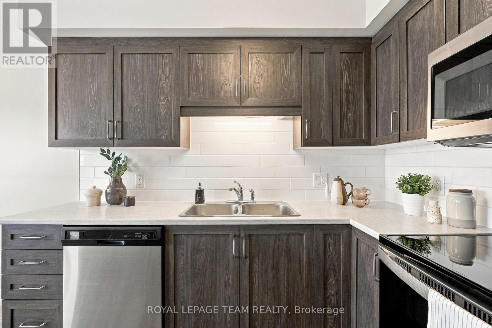 163 Ferrara Drive Property Photo 11