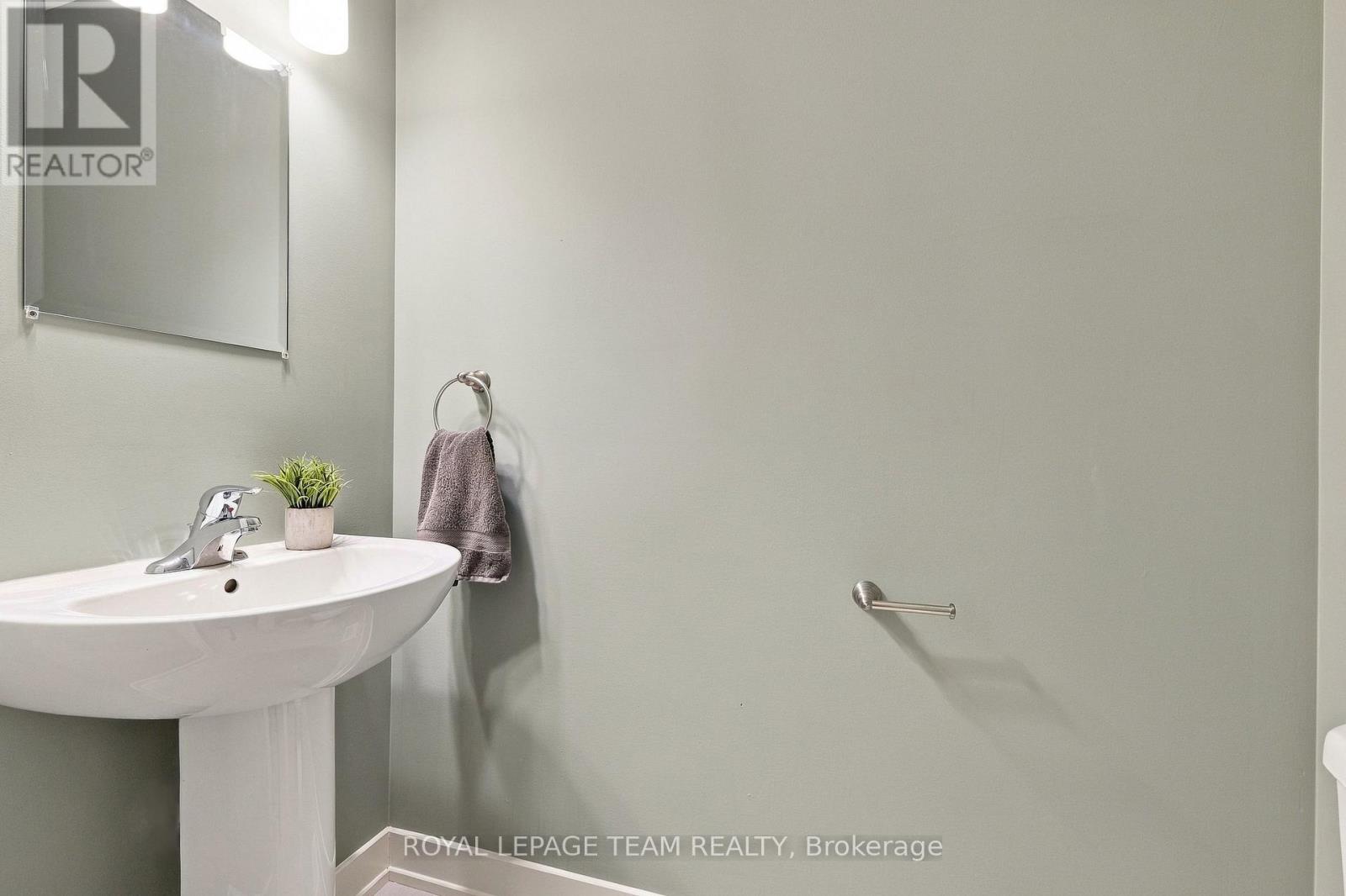 163 Ferrara Drive Property Photo 18