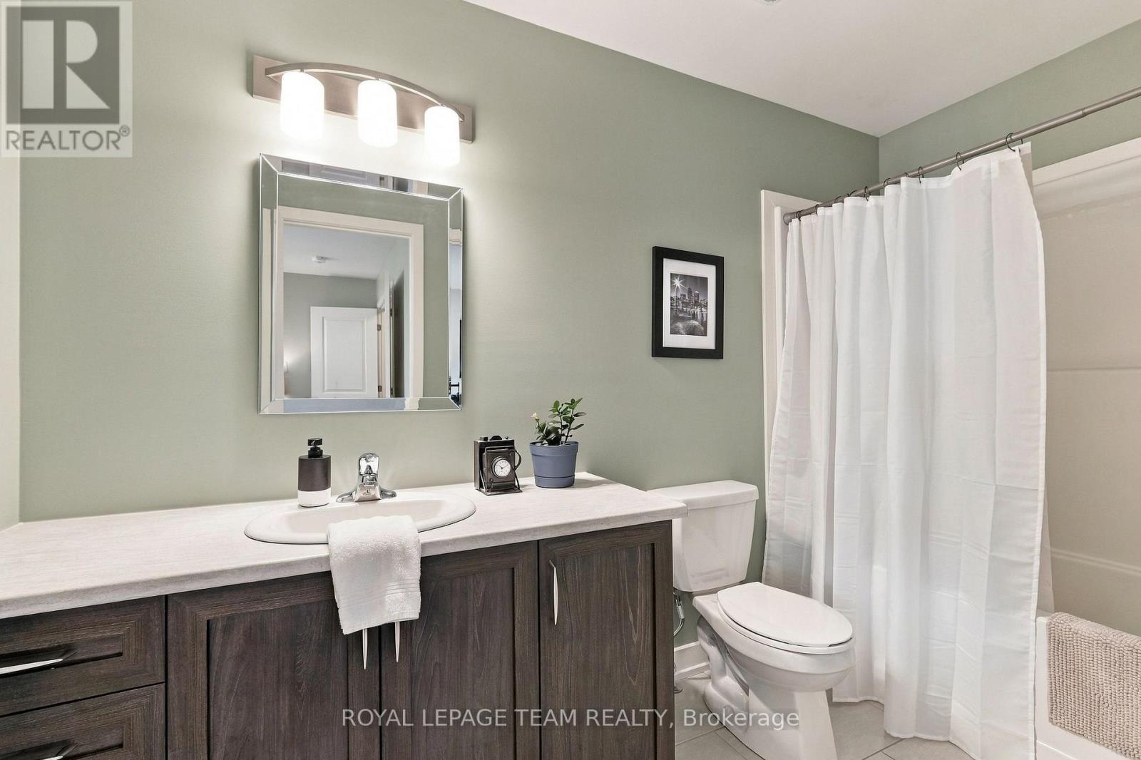 163 Ferrara Drive Property Photo 23