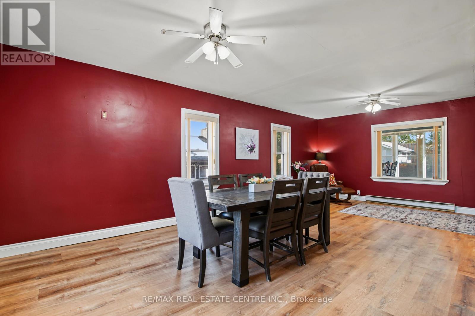 215 Elgin Street S Property Photo 7