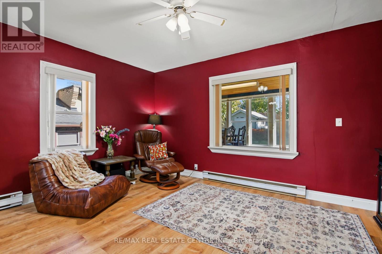 215 Elgin Street S Property Photo 9