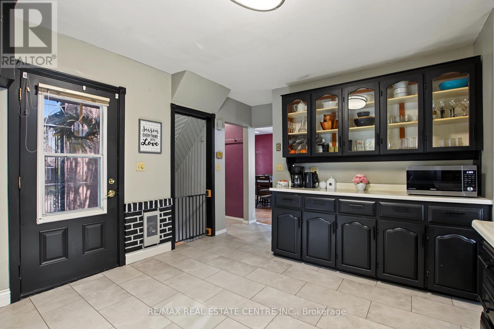215 Elgin Street S Property Photo 13