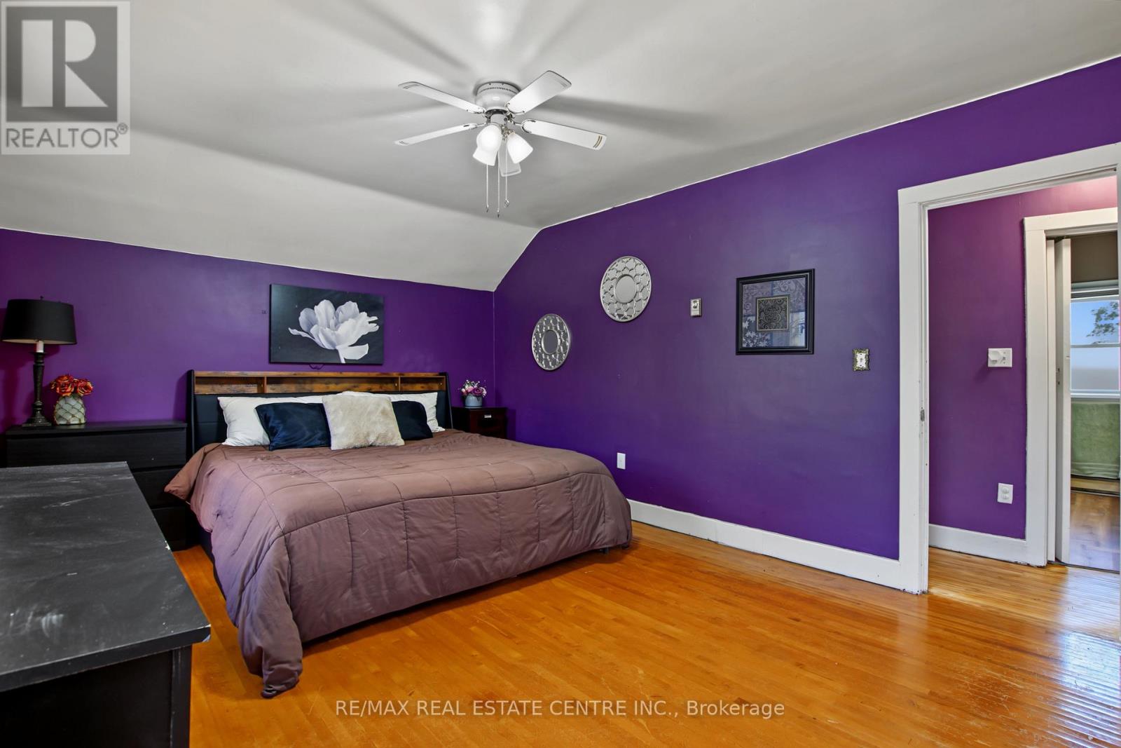 215 Elgin Street S Property Photo 22