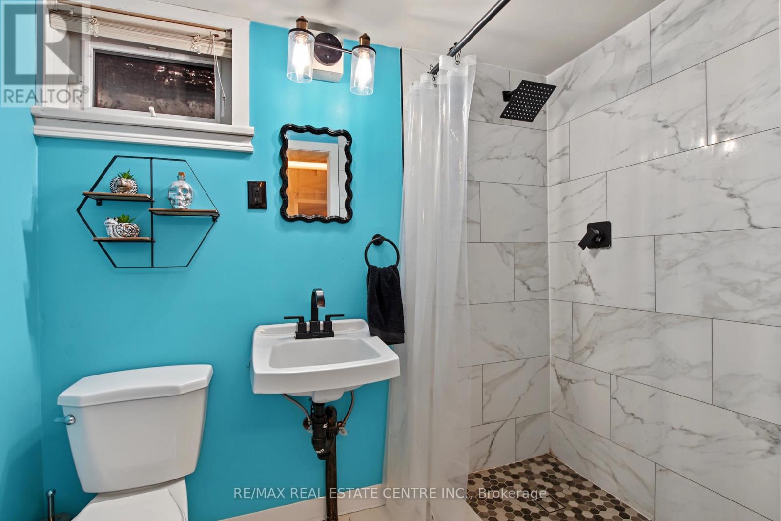 215 Elgin Street S Property Photo 32