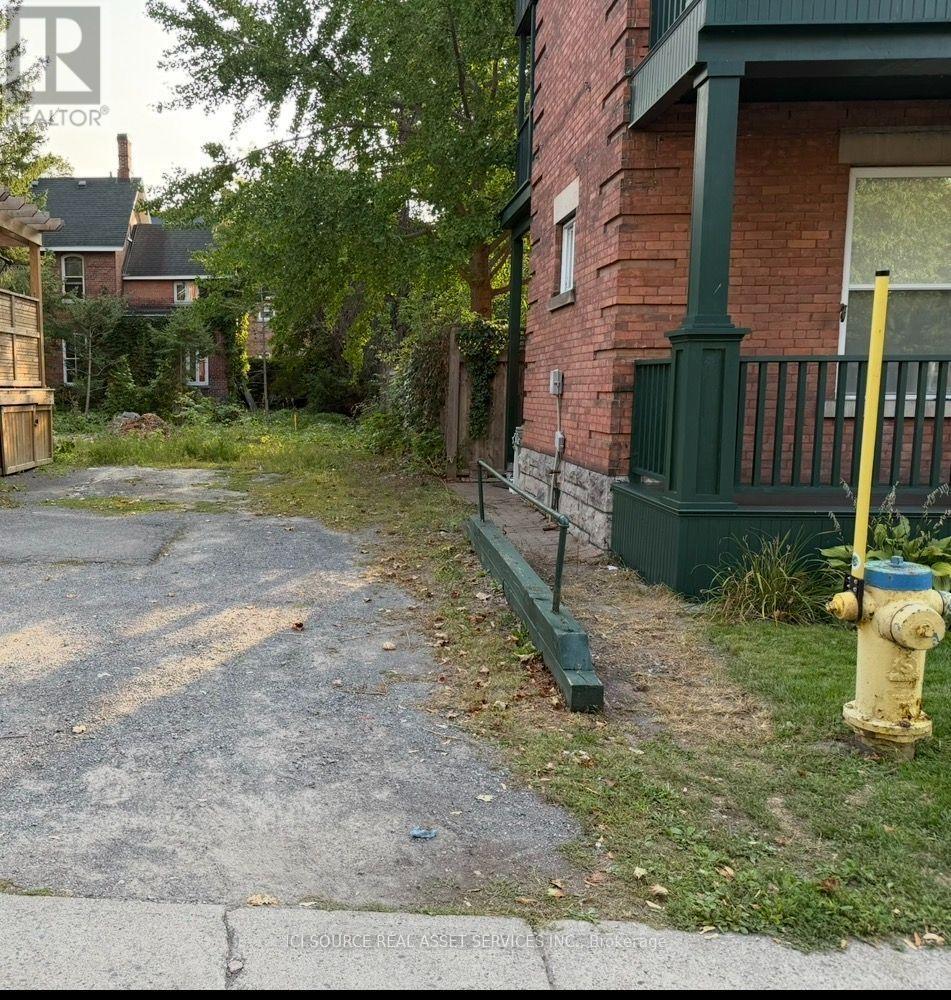323 Daly Avenue Property Photo 6