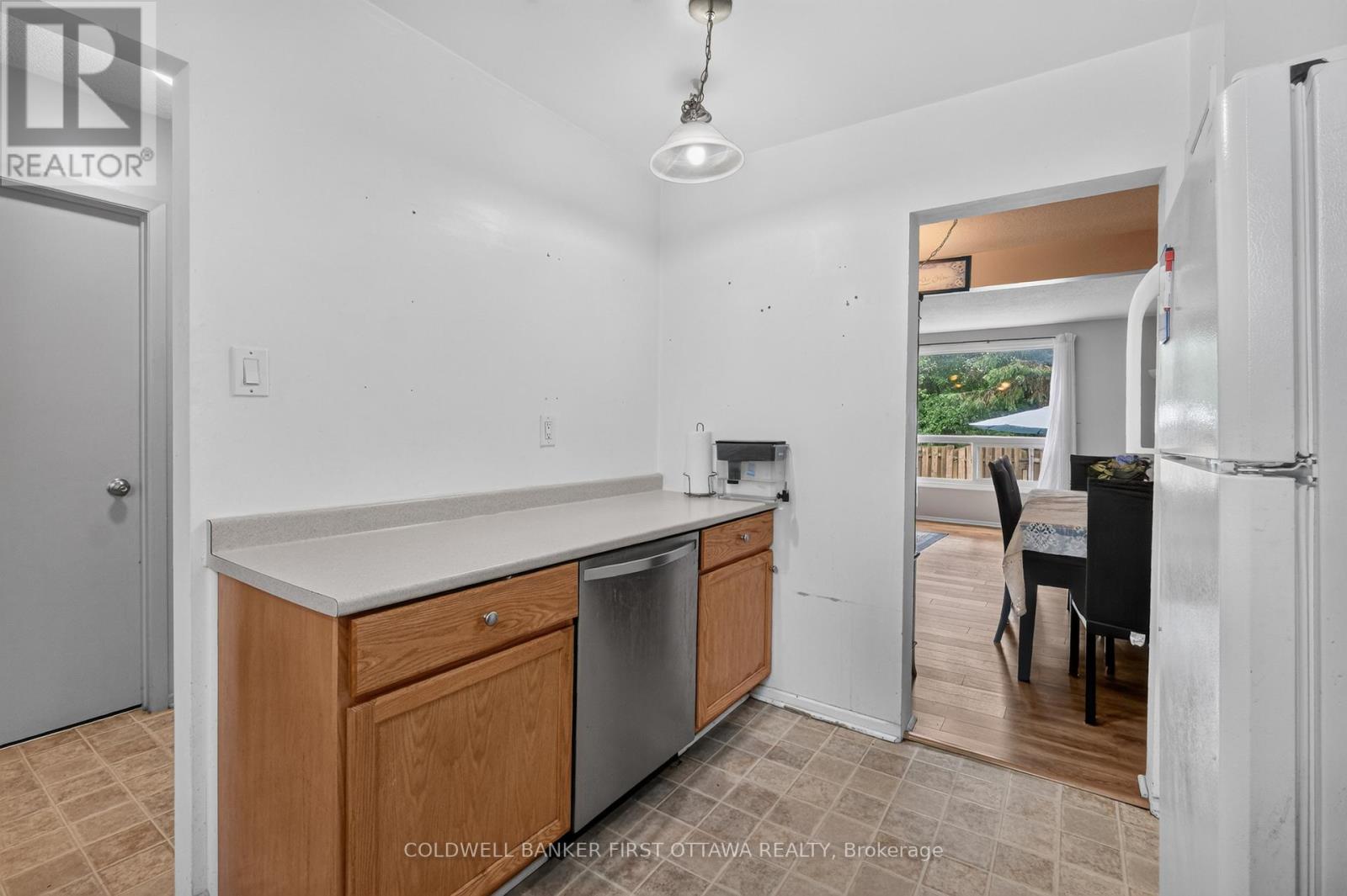 98 - 1444 Palmerston Drive Property Photo 13