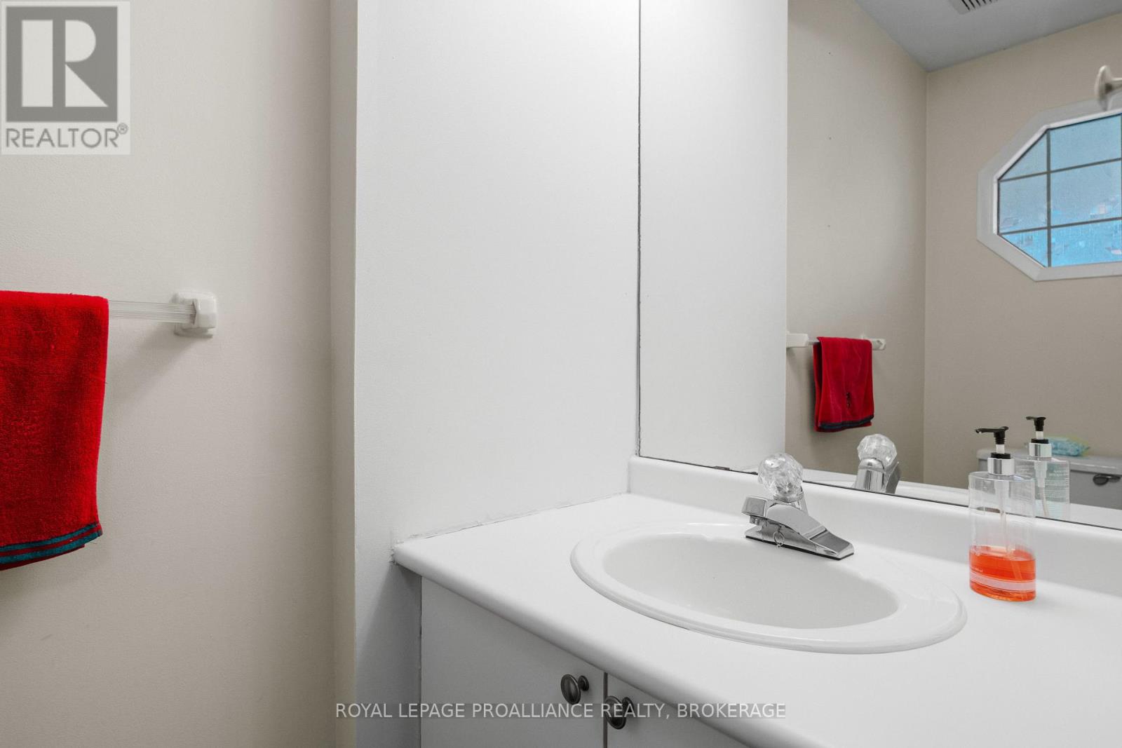 392 Davis Drive Property Photo 4