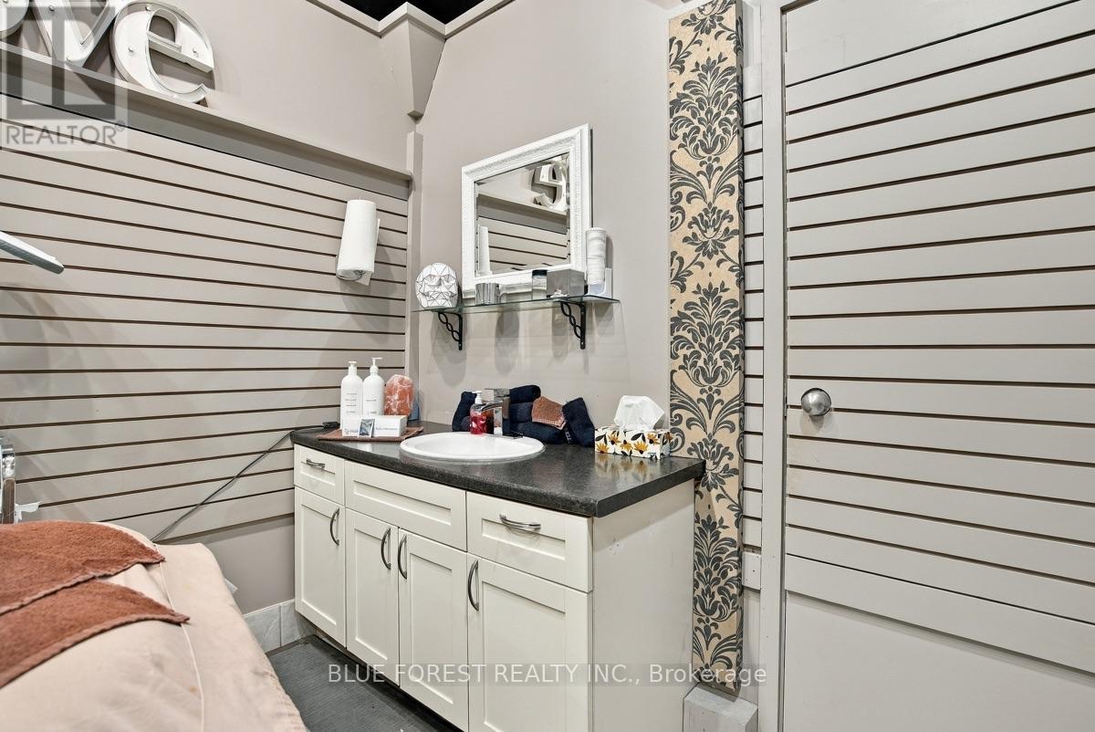 R57 - 142 Fullarton Street Property Photo 17