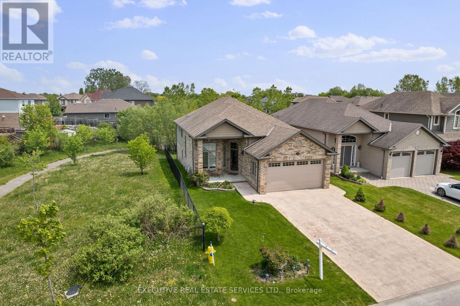 2884 Devon Road Property Photo 5