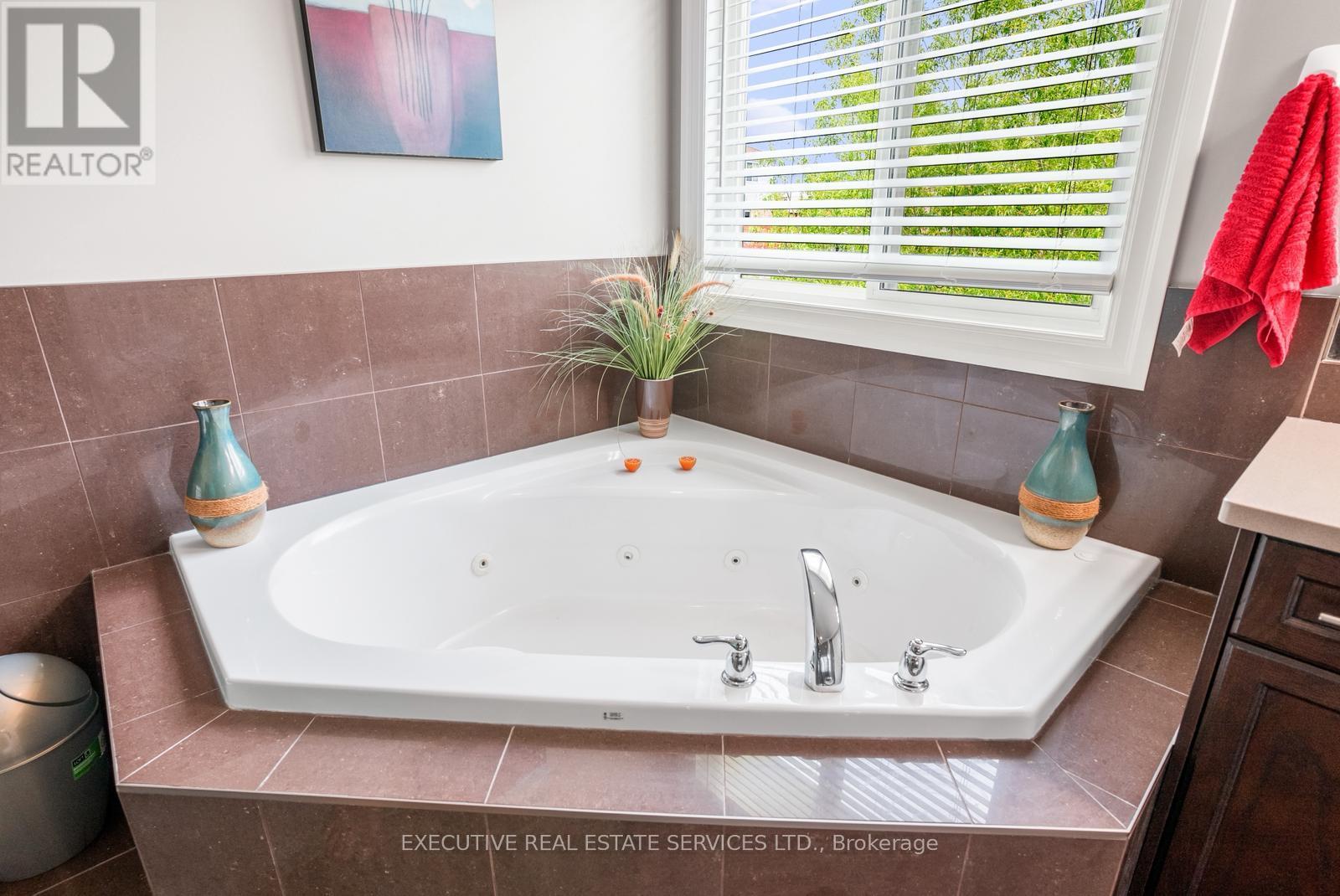 2884 Devon Road Property Photo 38