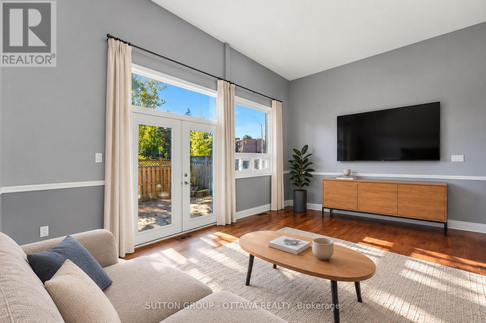 71 - 2415 Southvale Crescent Property Photo 7