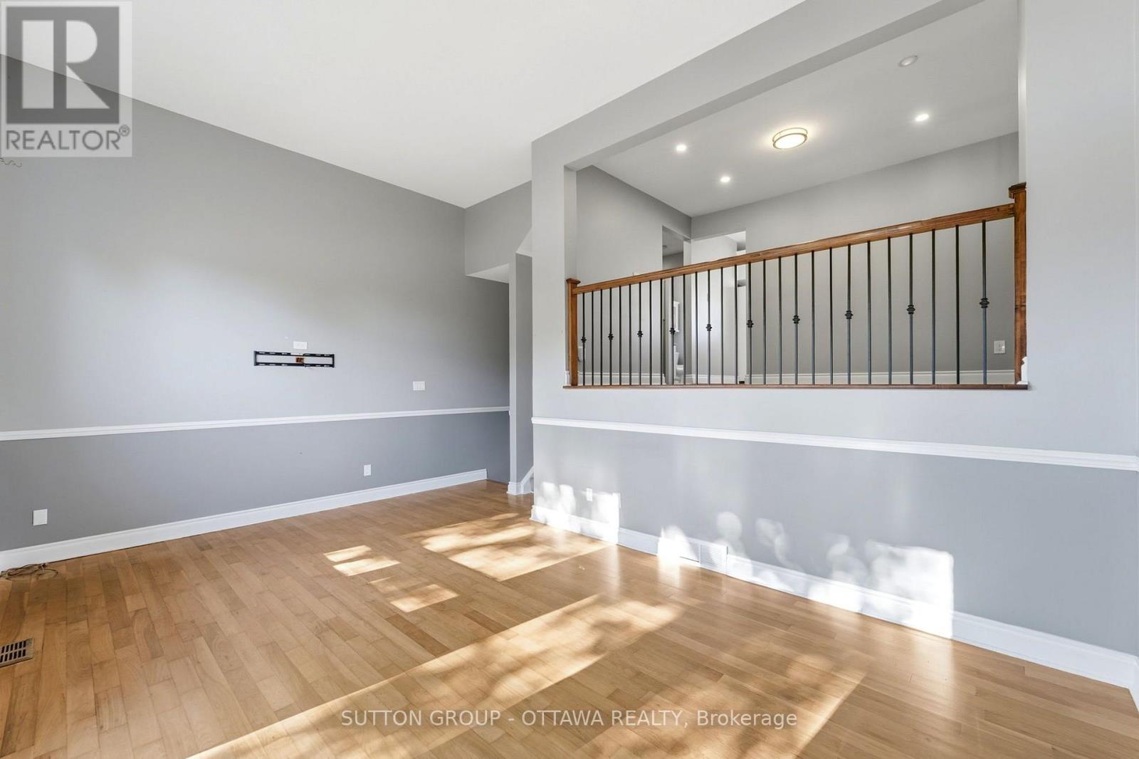 71 - 2415 Southvale Crescent Property Photo 10