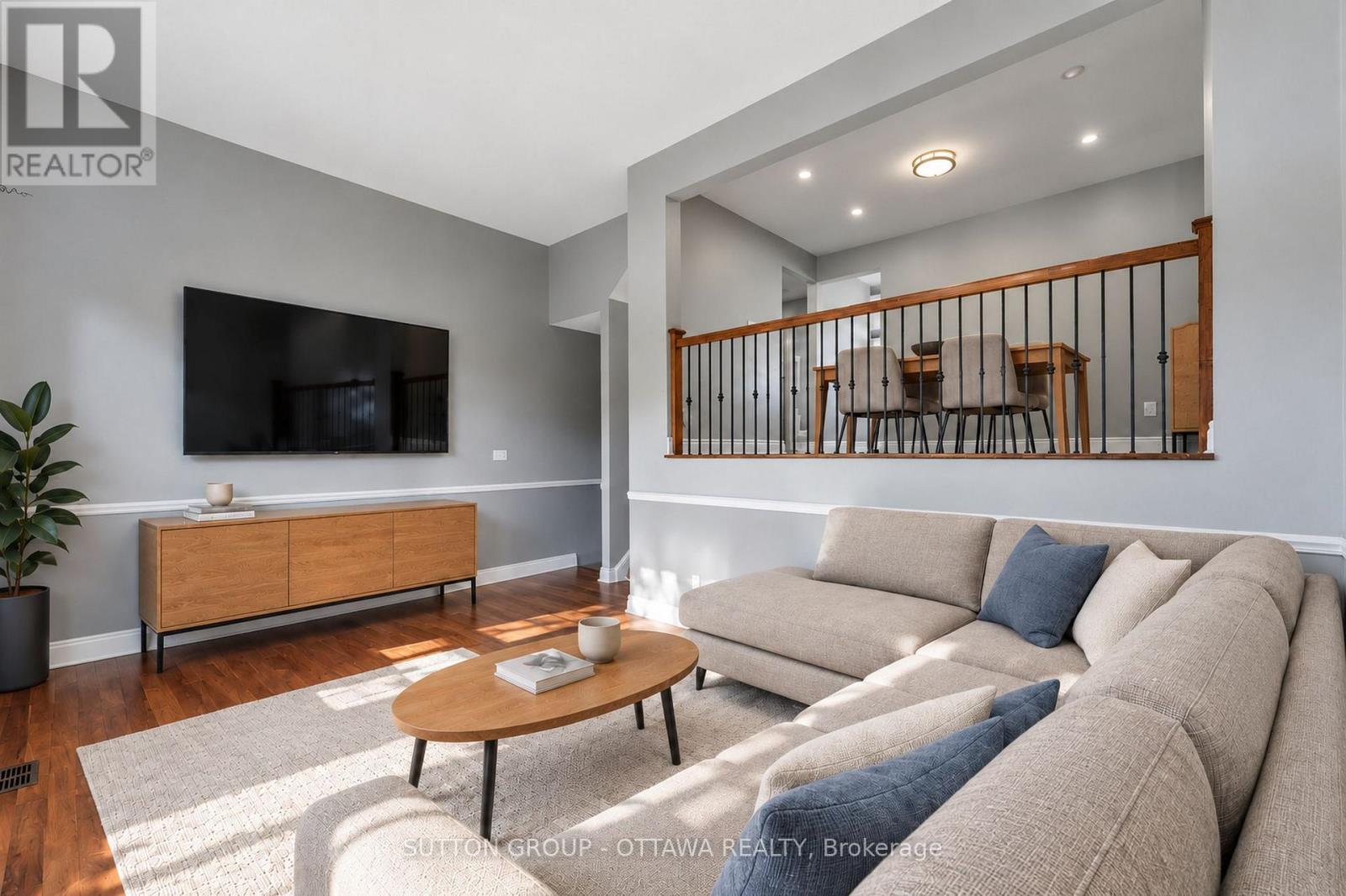 71 - 2415 Southvale Crescent Property Photo 11