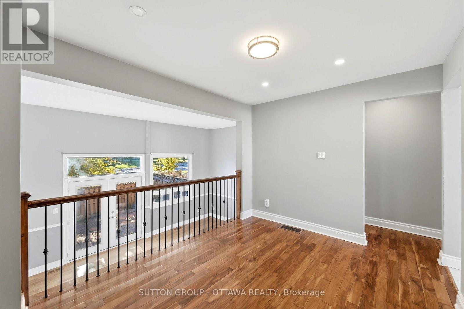 71 - 2415 Southvale Crescent Property Photo 12