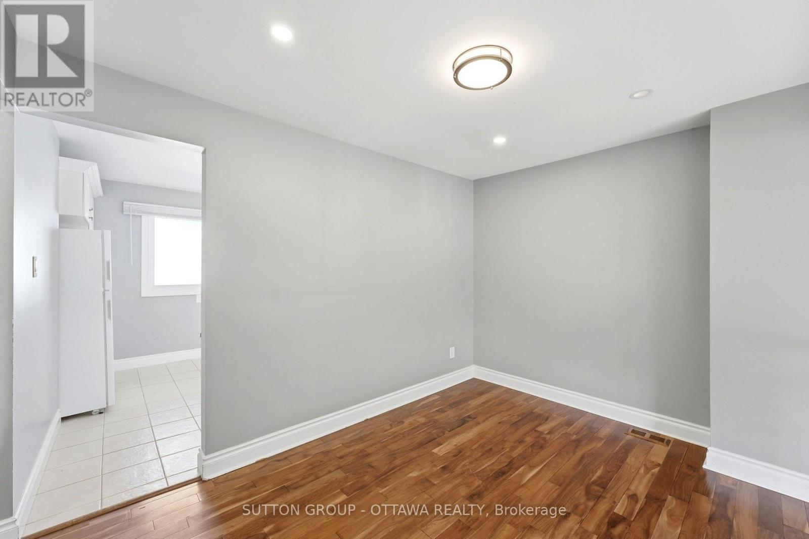 71 - 2415 Southvale Crescent Property Photo 15