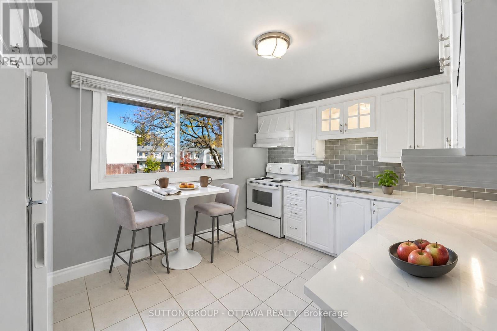 71 - 2415 Southvale Crescent Property Photo 17