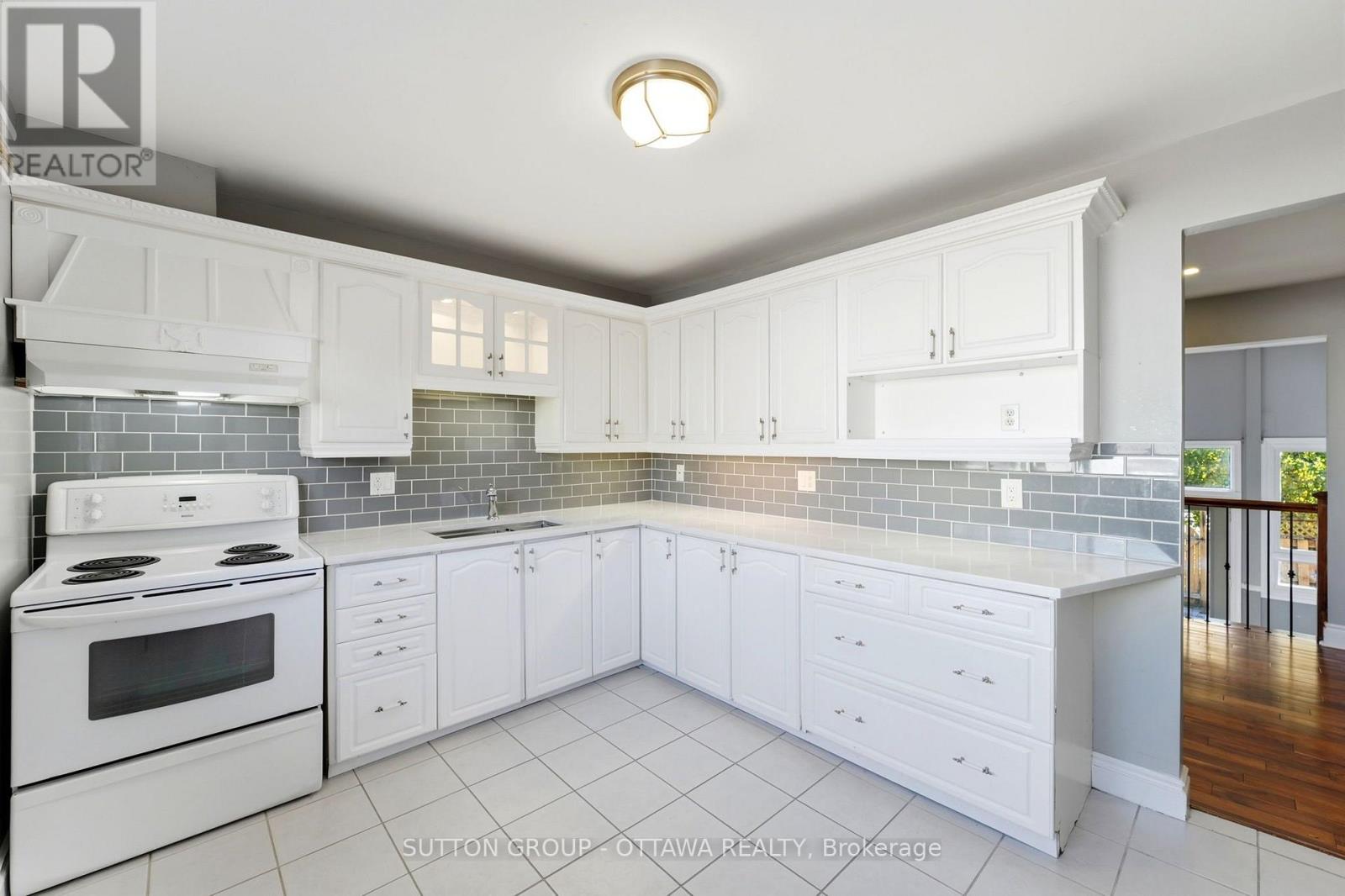 71 - 2415 Southvale Crescent Property Photo 18