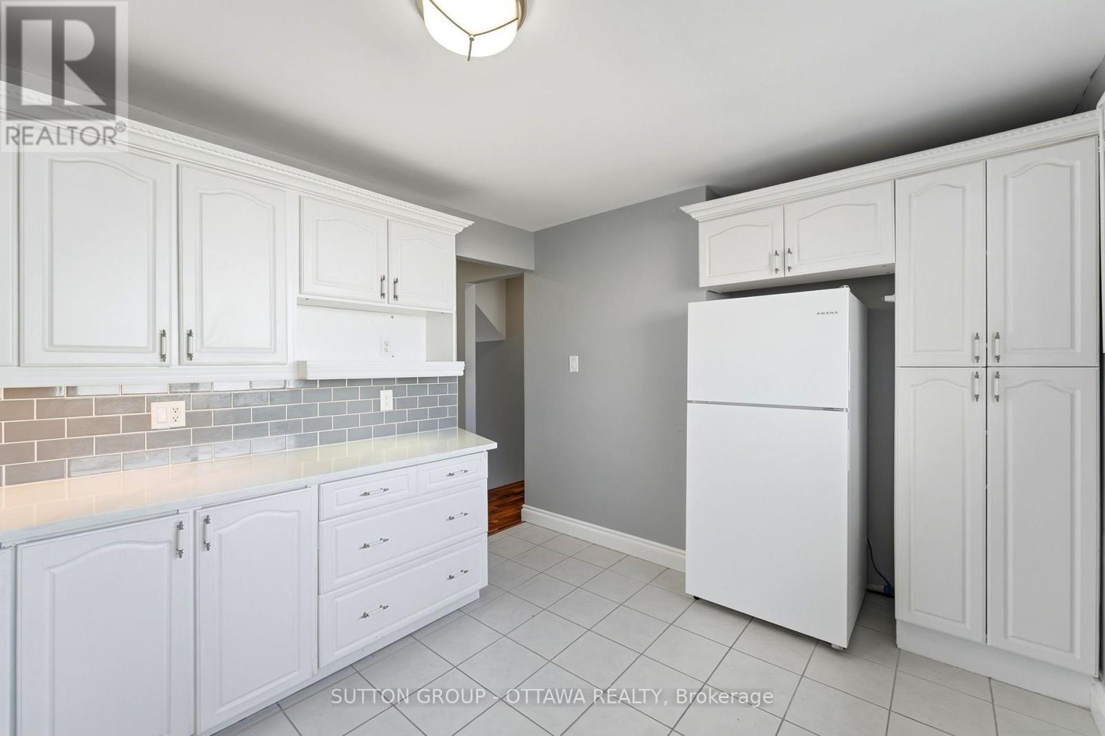 71 - 2415 Southvale Crescent Property Photo 19