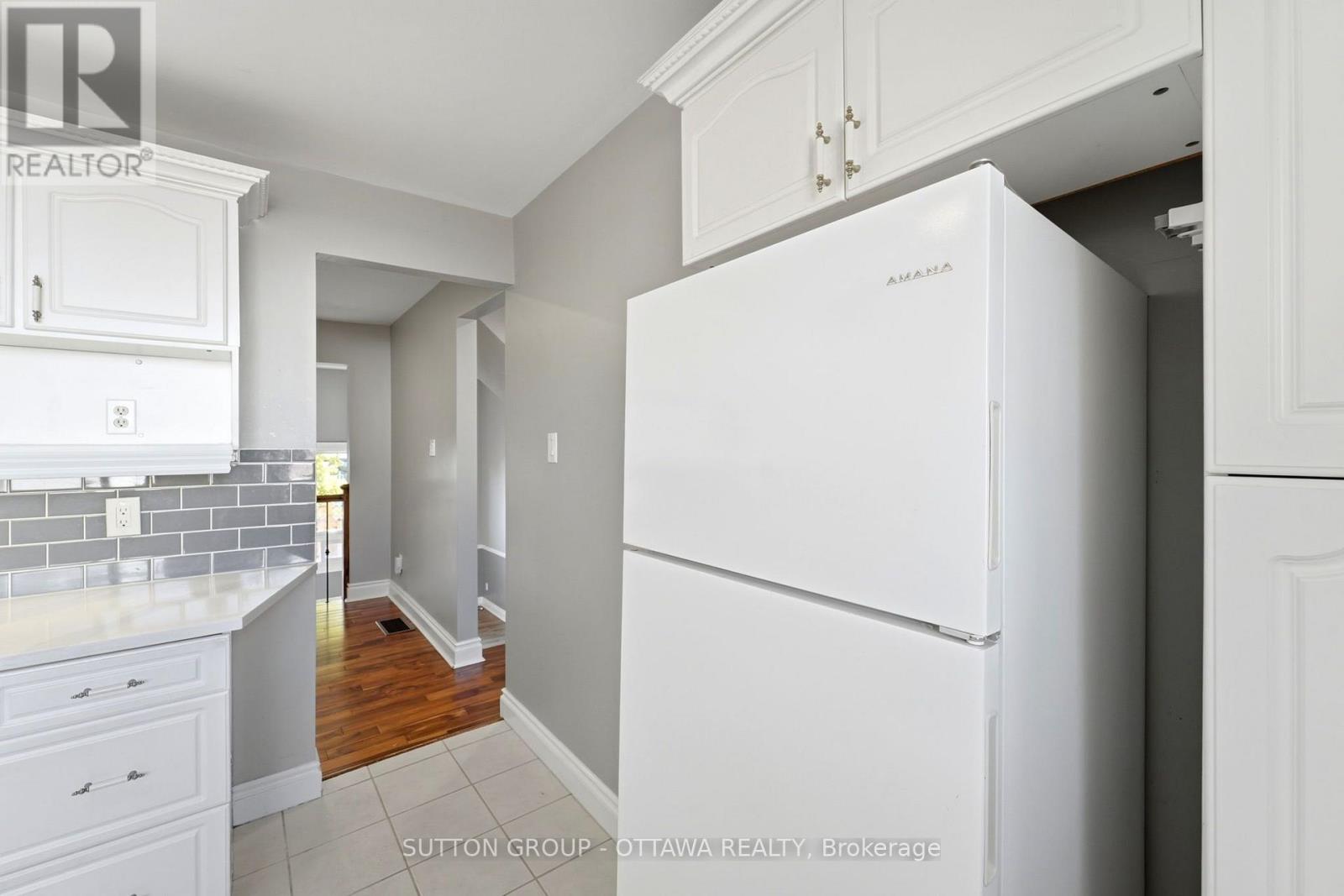 71 - 2415 Southvale Crescent Property Photo 24
