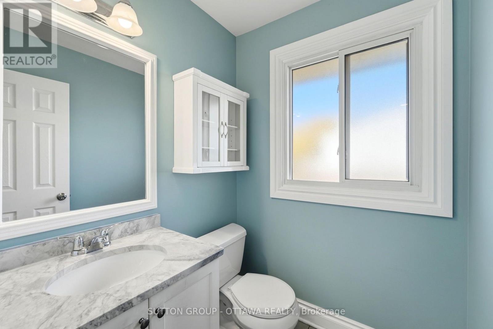 71 - 2415 Southvale Crescent Property Photo 25