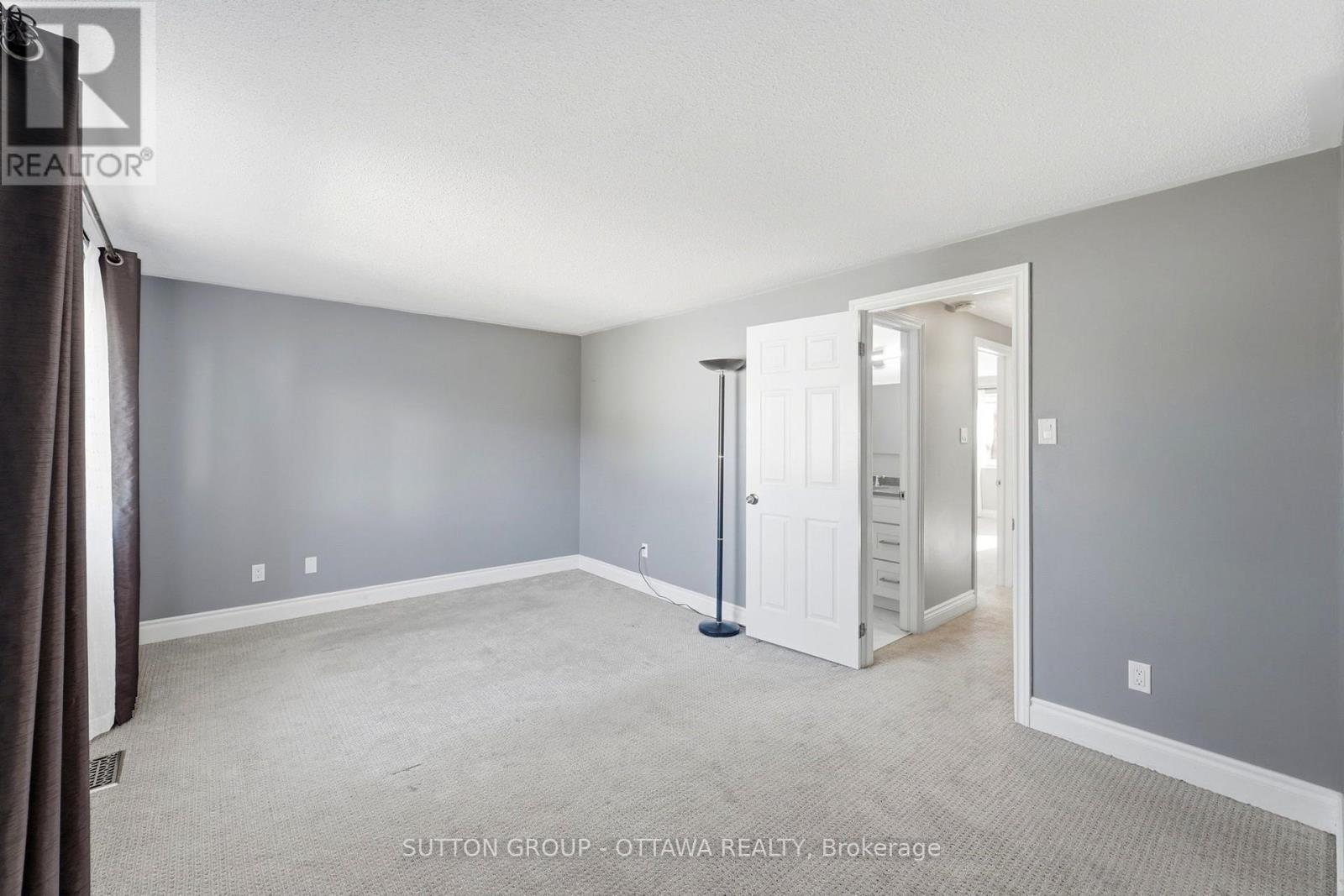 71 - 2415 Southvale Crescent Property Photo 27