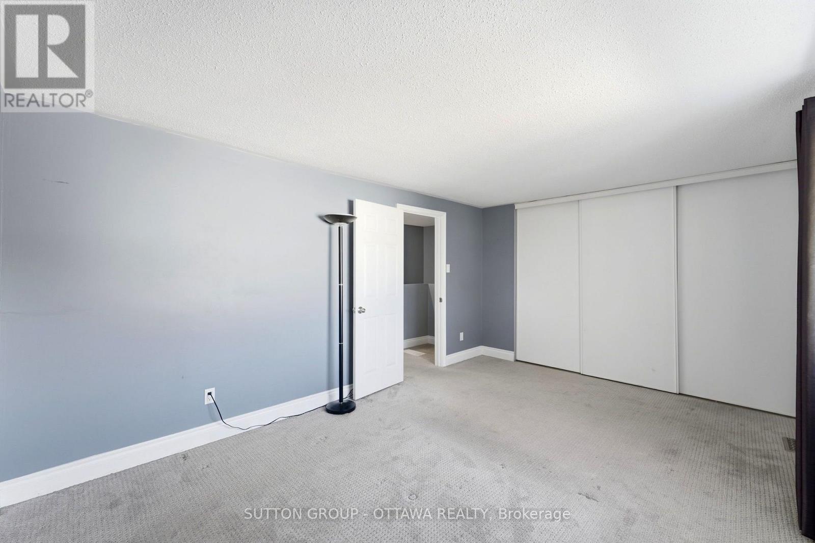 71 - 2415 Southvale Crescent Property Photo 29