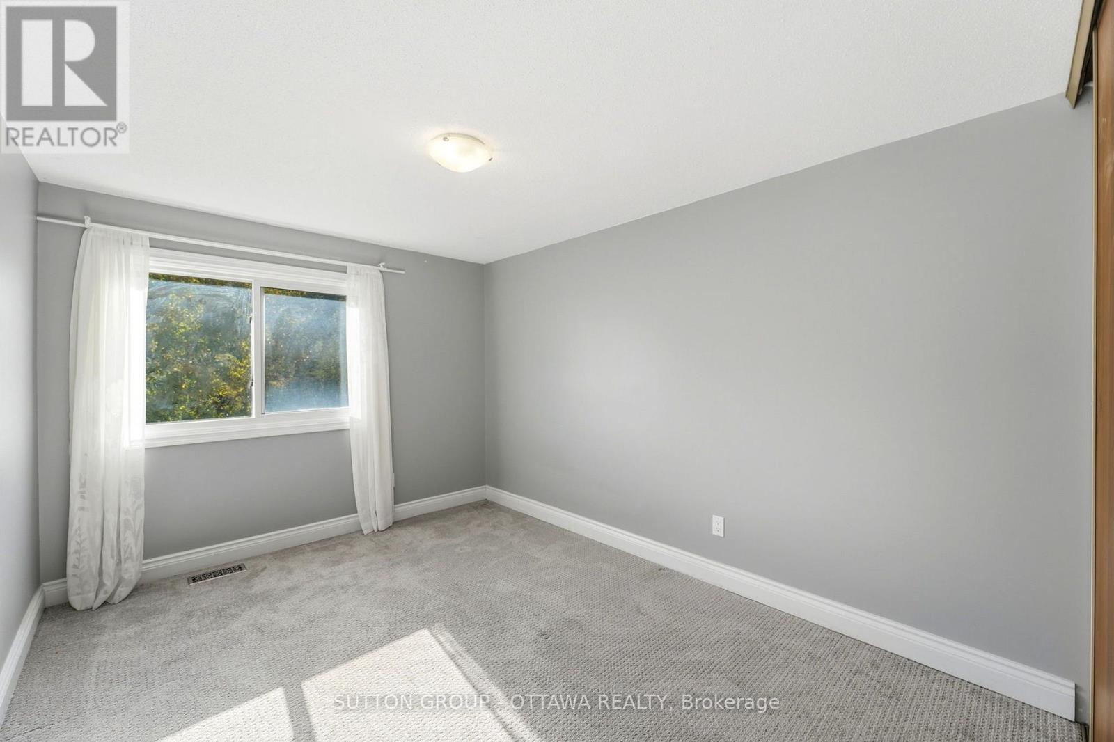 71 - 2415 Southvale Crescent Property Photo 33