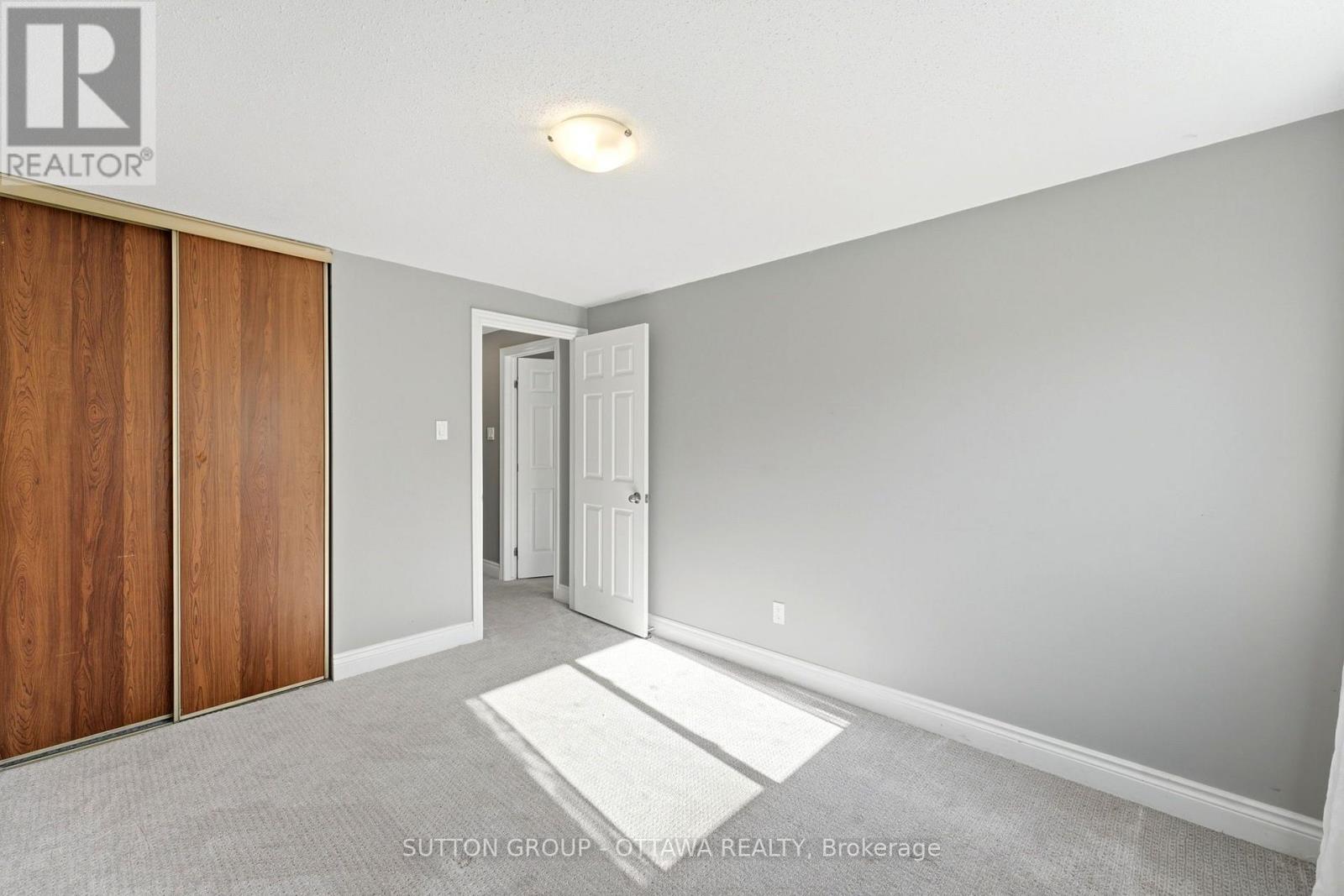 71 - 2415 Southvale Crescent Property Photo 35