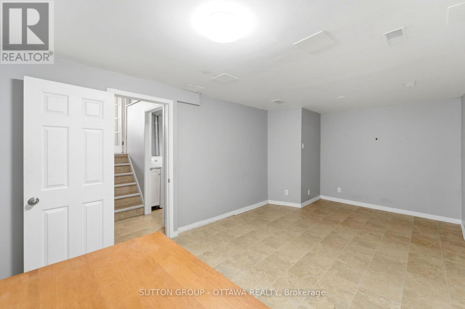 71 - 2415 Southvale Crescent Property Photo 39