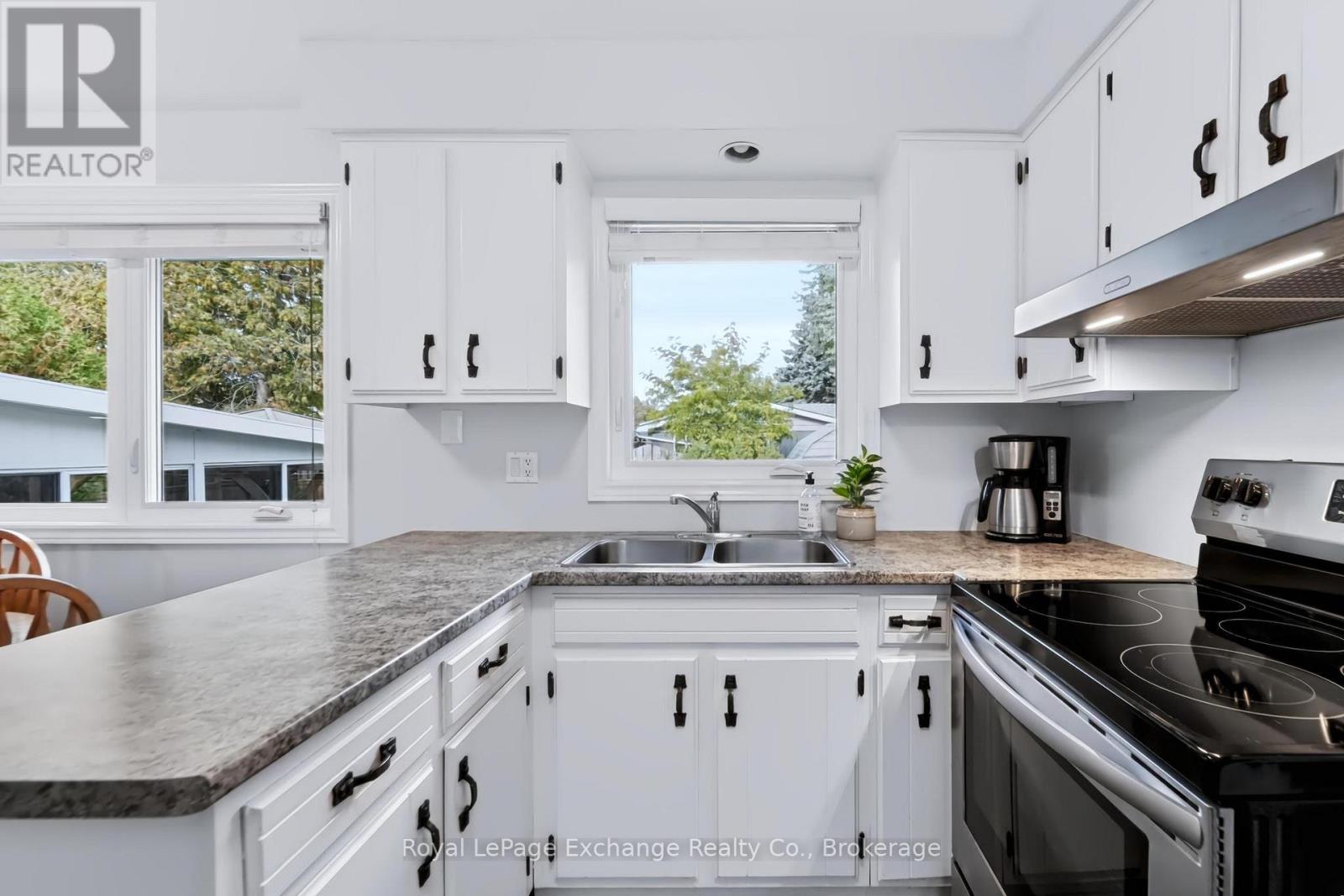 40 Golf Links Road Property Photo 14