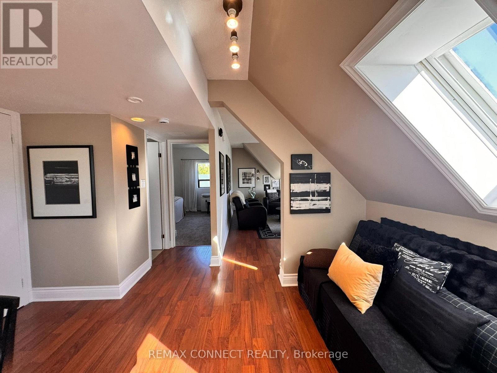 303 - 4872 Valley Way Property Photo 5