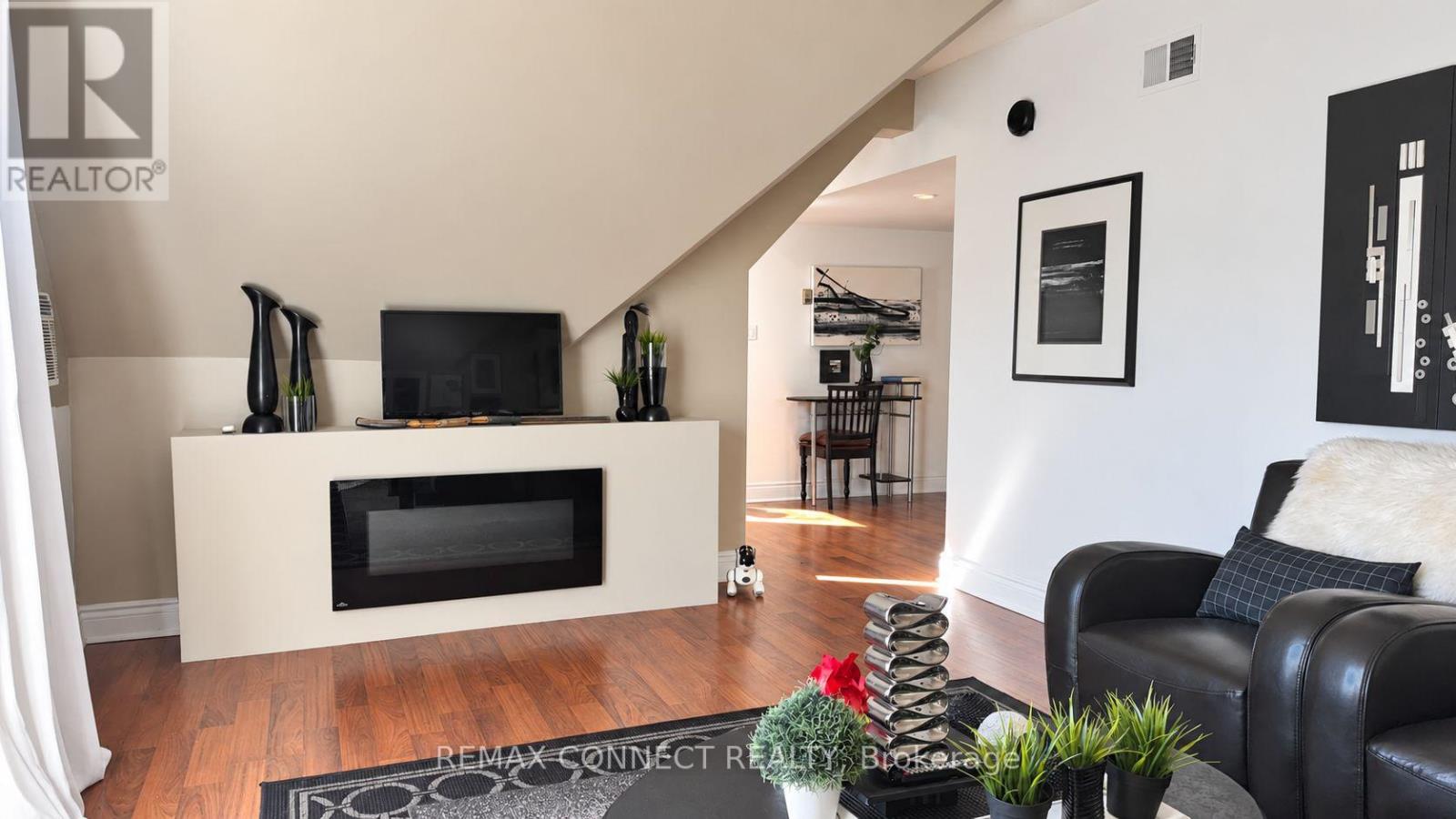 303 - 4872 Valley Way Property Photo 6