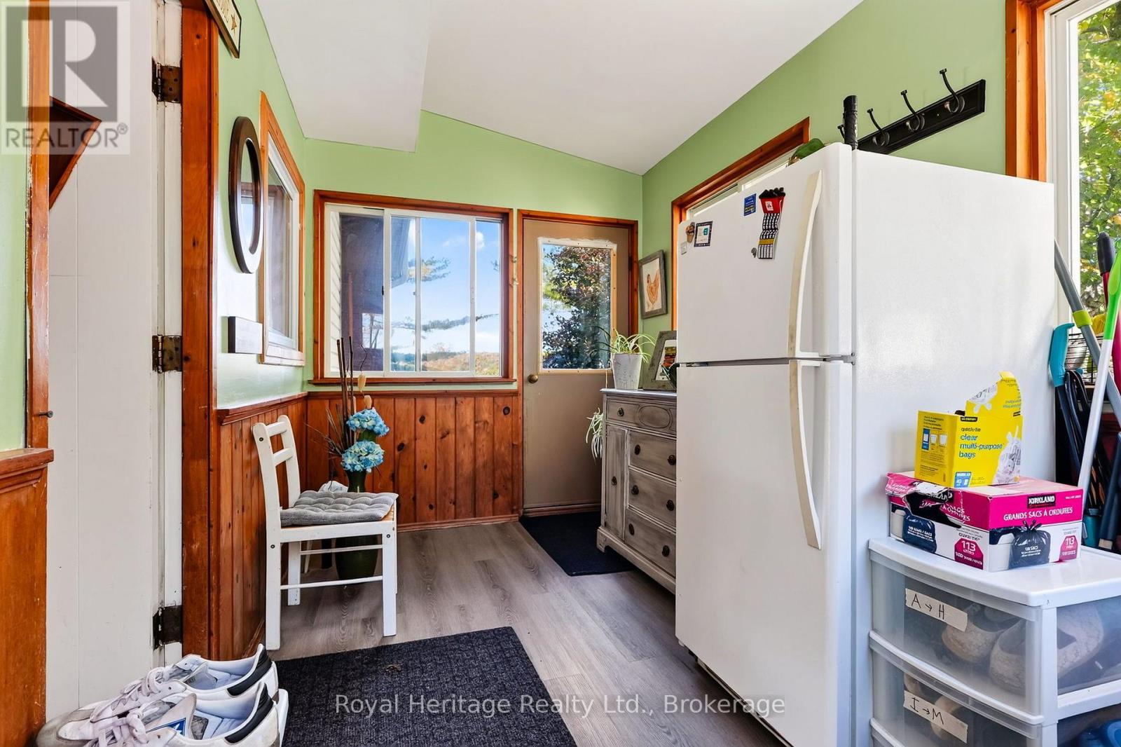 23 1st Line W Property Photo 10