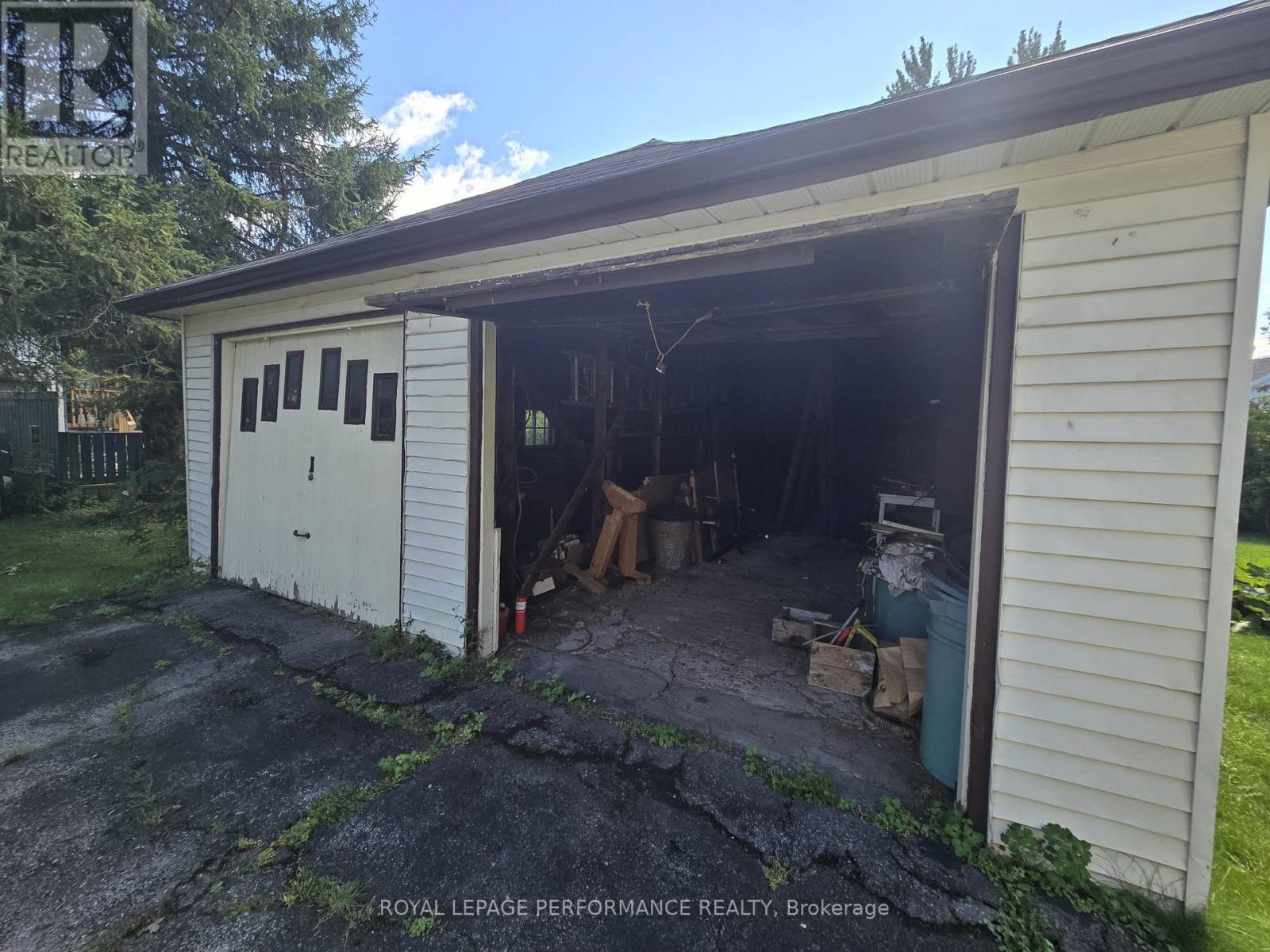 436 Fourth Street E Property Photo 8