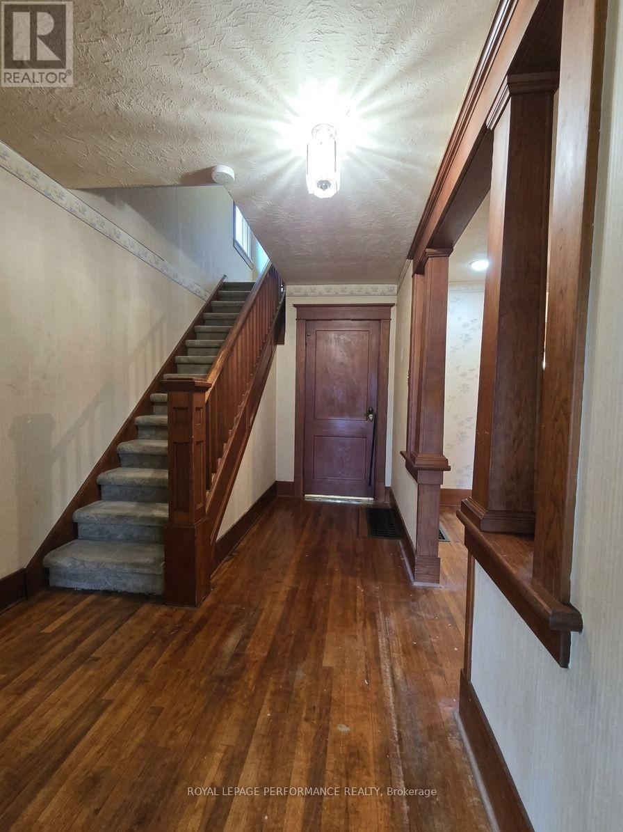 436 Fourth Street E Property Photo 11
