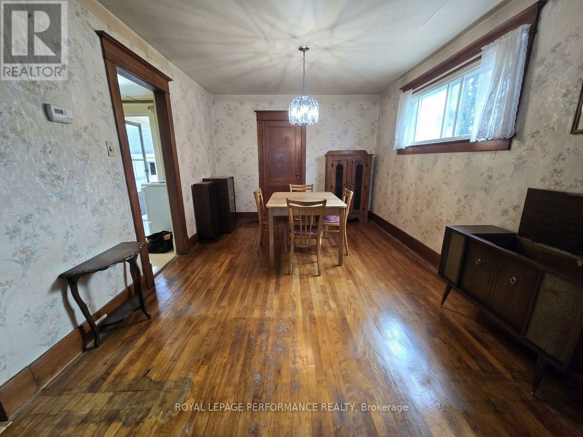 436 Fourth Street E Property Photo 15