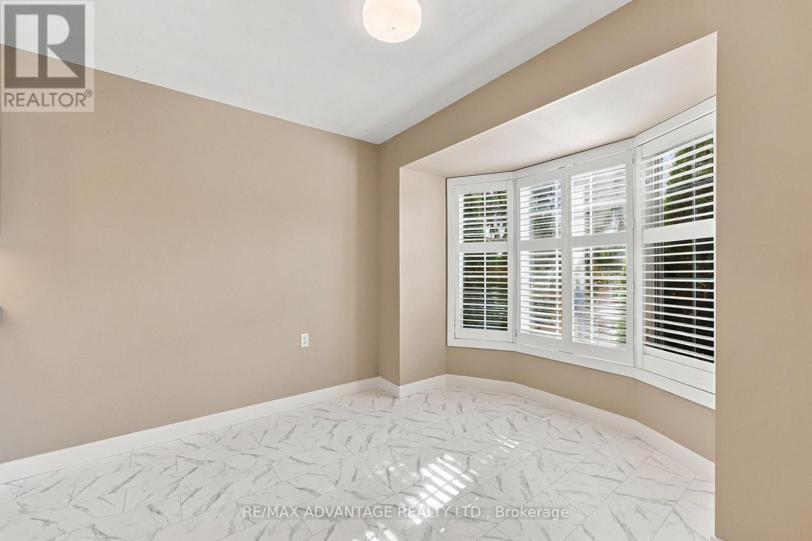 7 - 122 Sherwood Forest Square Property Photo 5