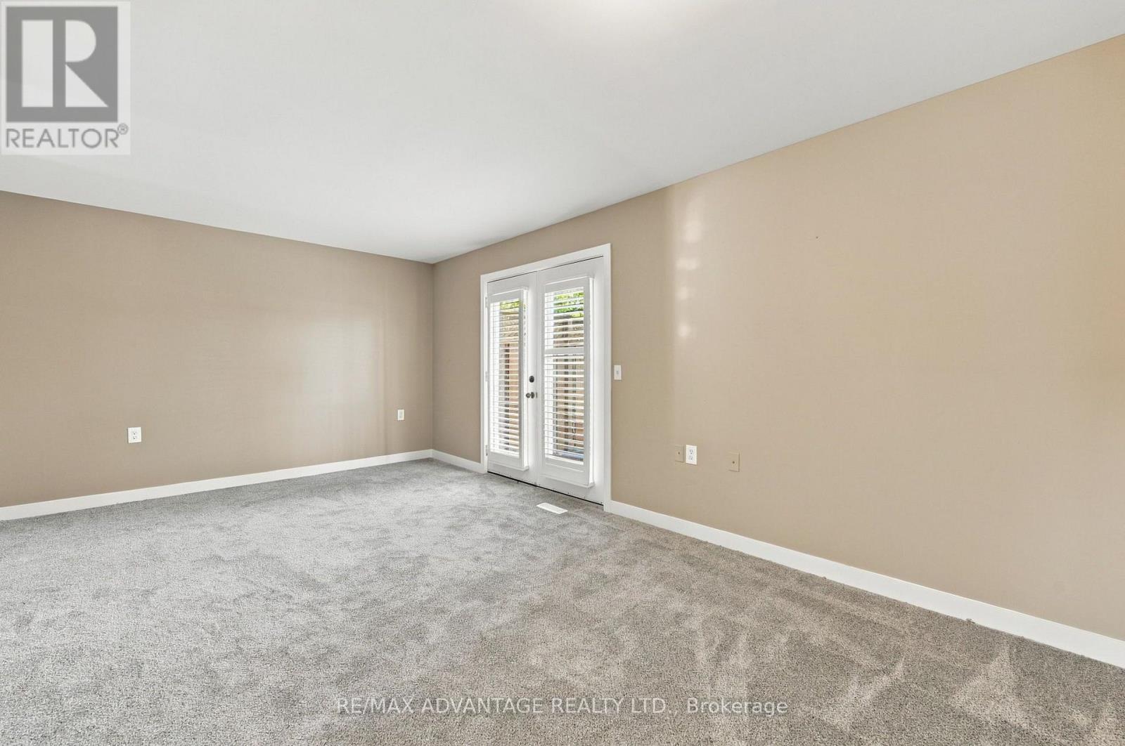 7 - 122 Sherwood Forest Square Property Photo 12