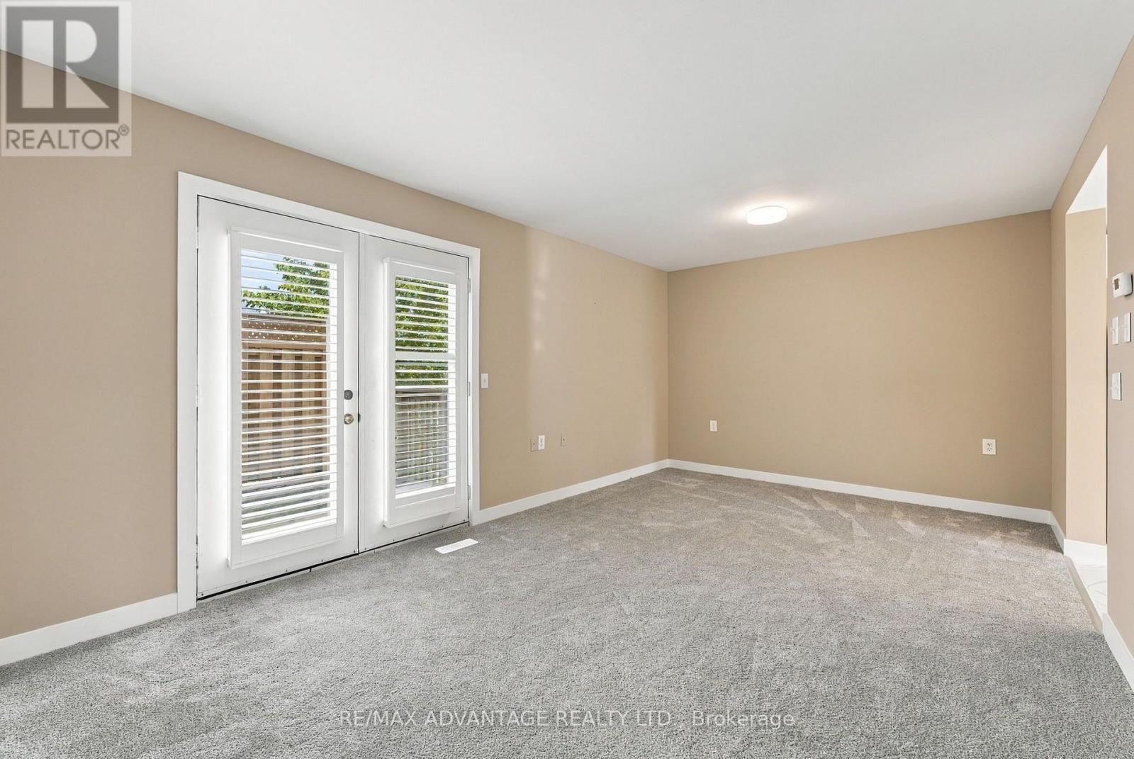 7 - 122 Sherwood Forest Square Property Photo 13