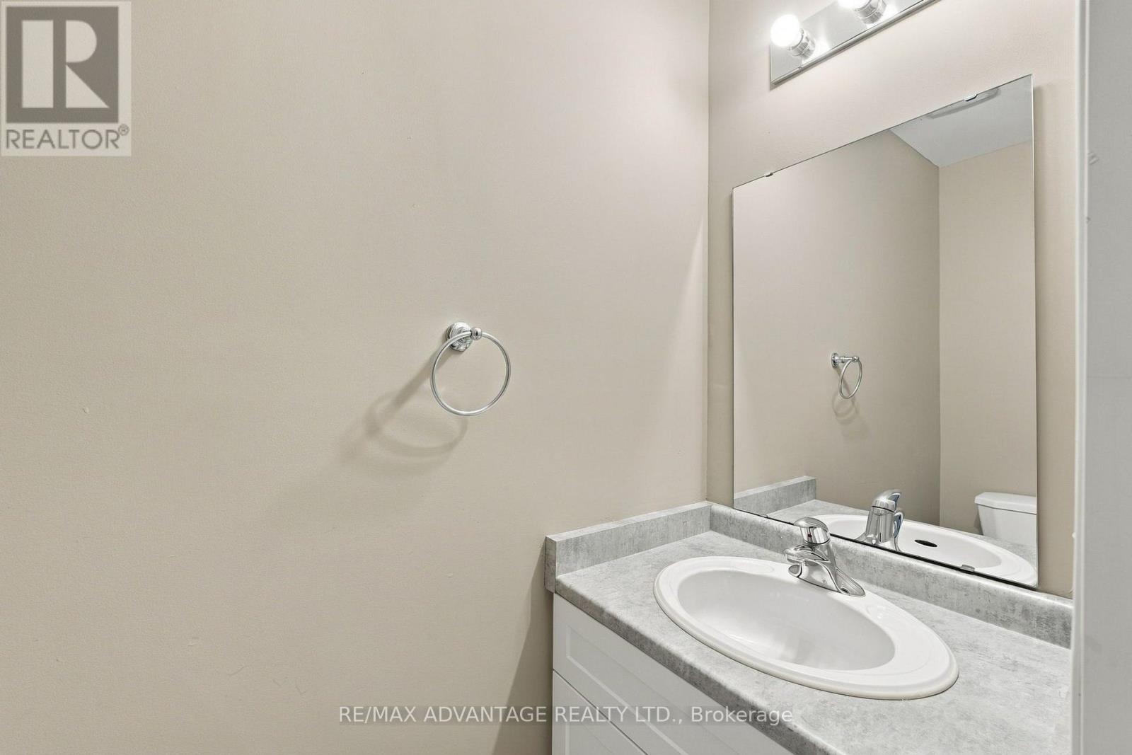 7 - 122 Sherwood Forest Square Property Photo 17