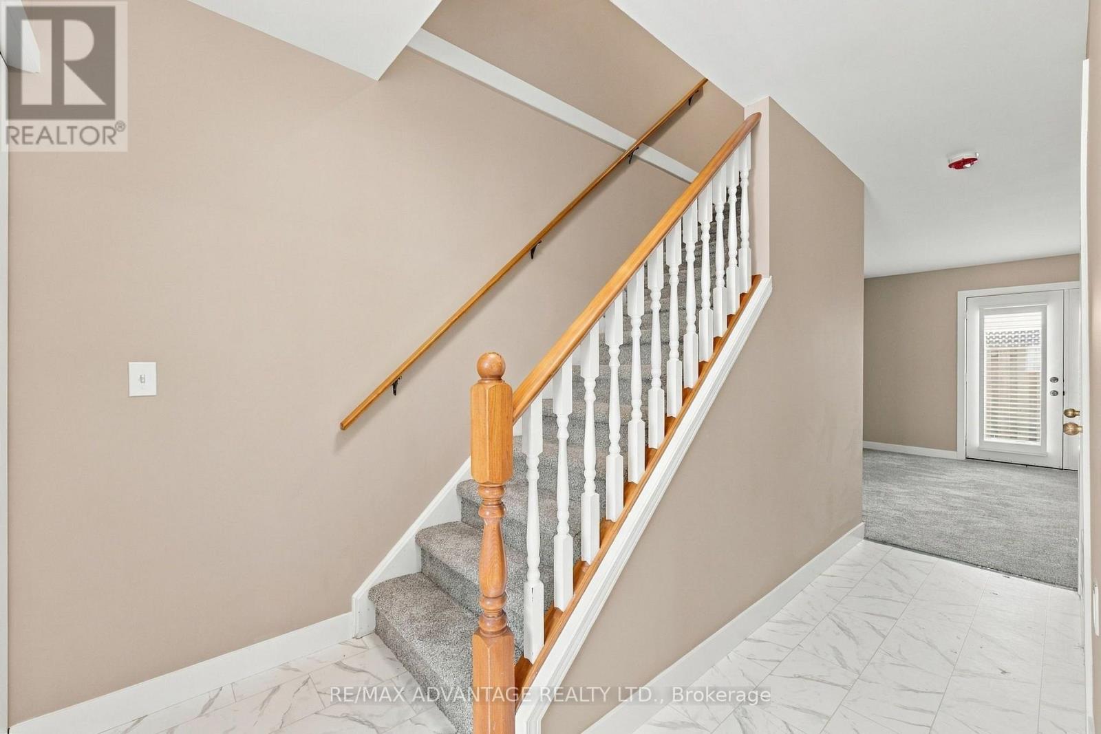 7 - 122 Sherwood Forest Square Property Photo 18