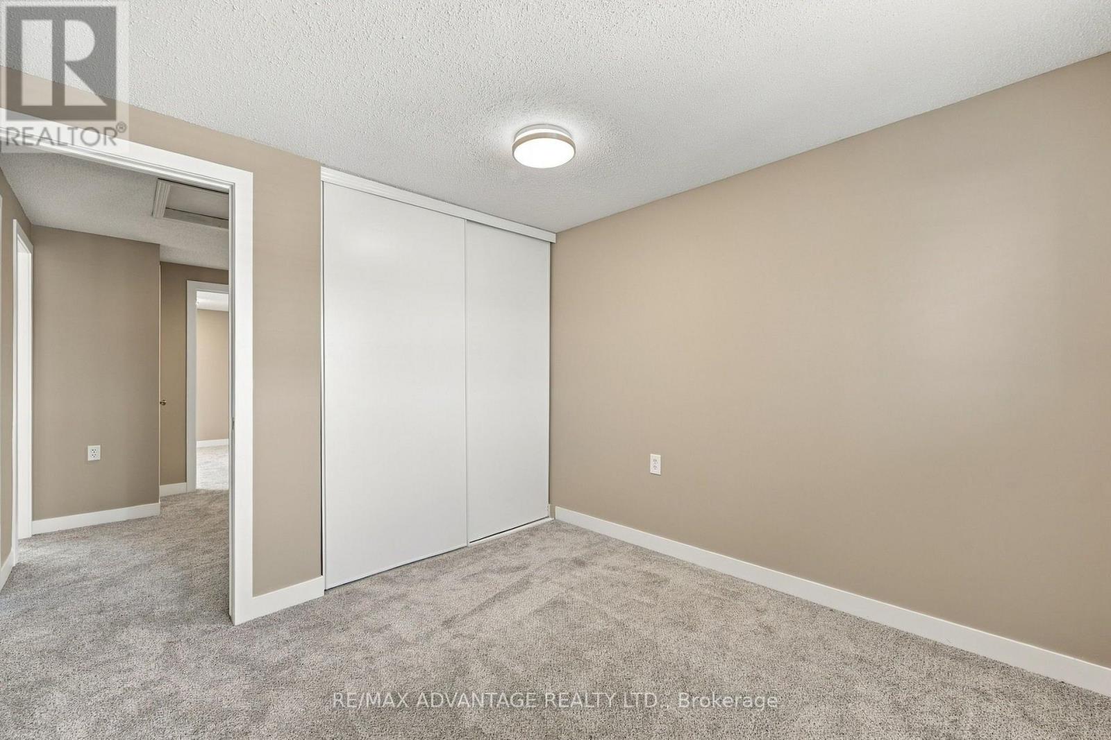 7 - 122 Sherwood Forest Square Property Photo 26