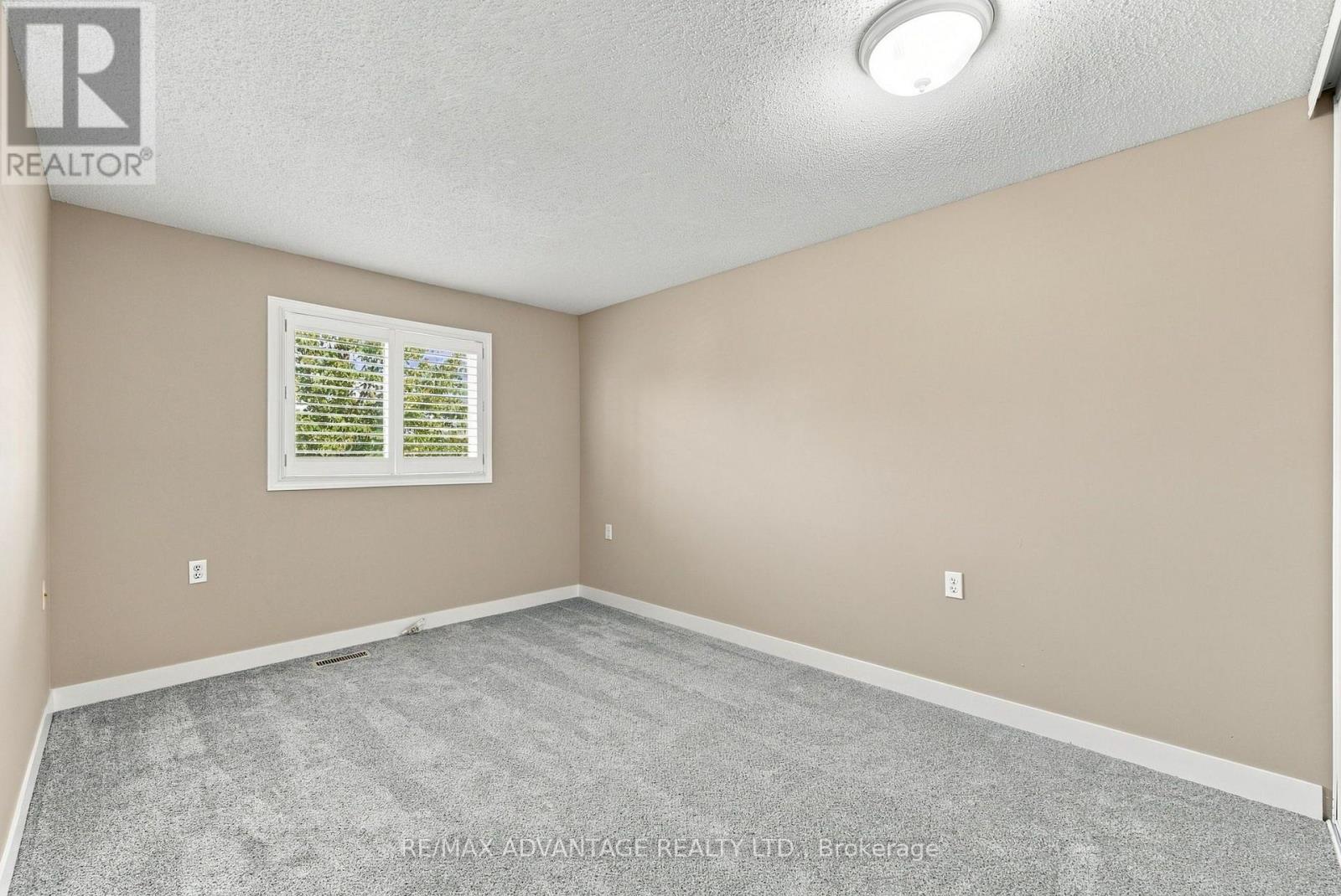 7 - 122 Sherwood Forest Square Property Photo 27
