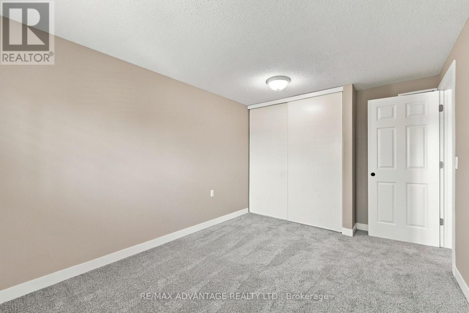 7 - 122 Sherwood Forest Square Property Photo 28