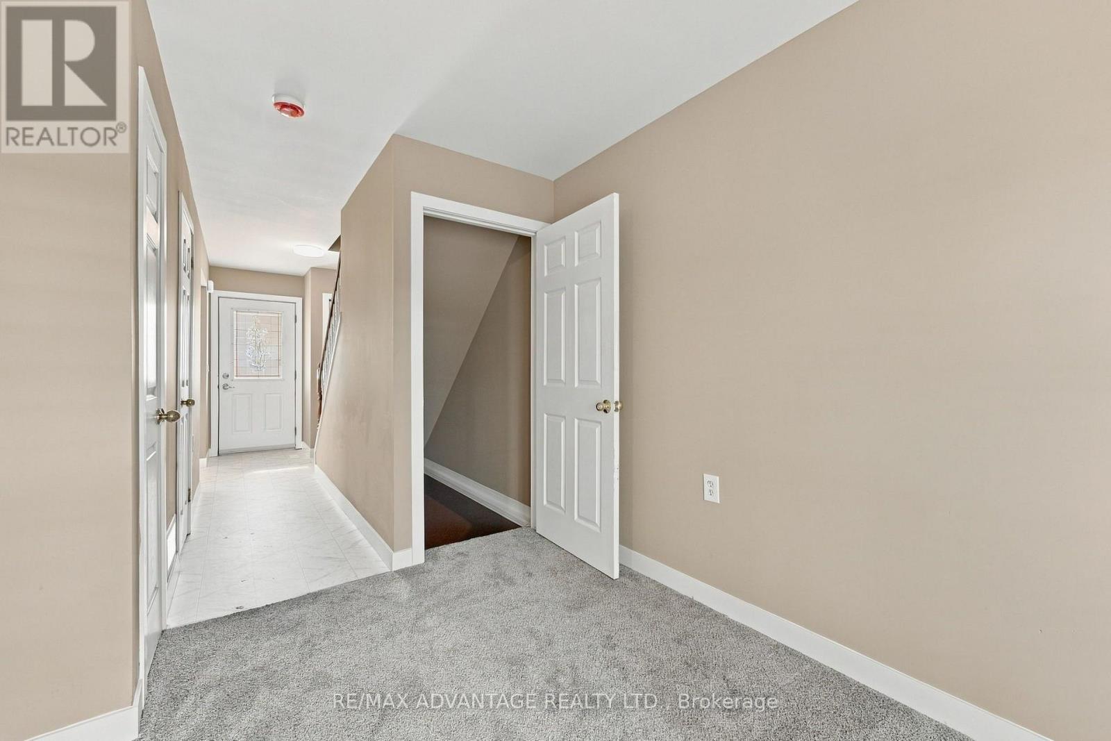 7 - 122 Sherwood Forest Square Property Photo 30