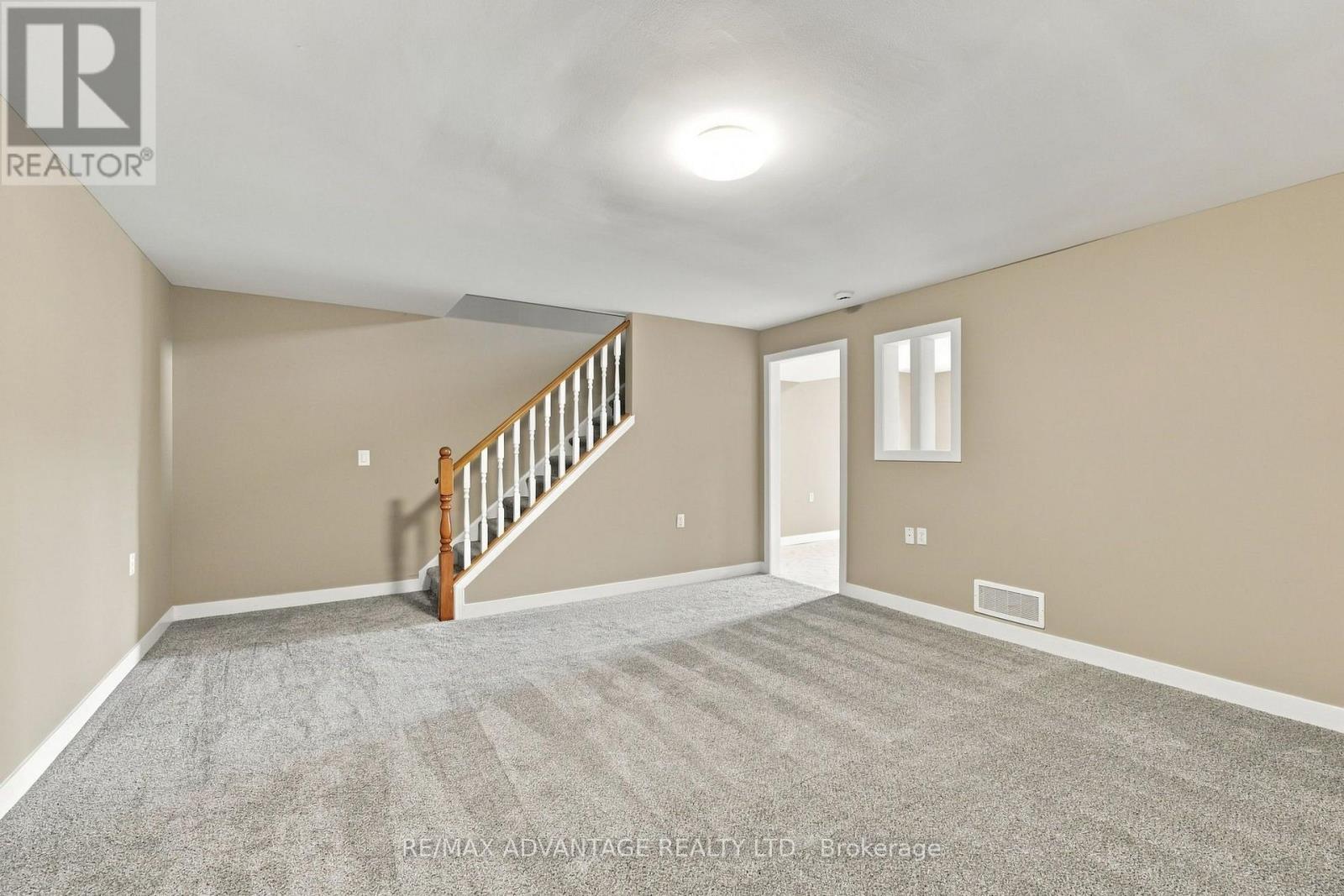 7 - 122 Sherwood Forest Square Property Photo 31