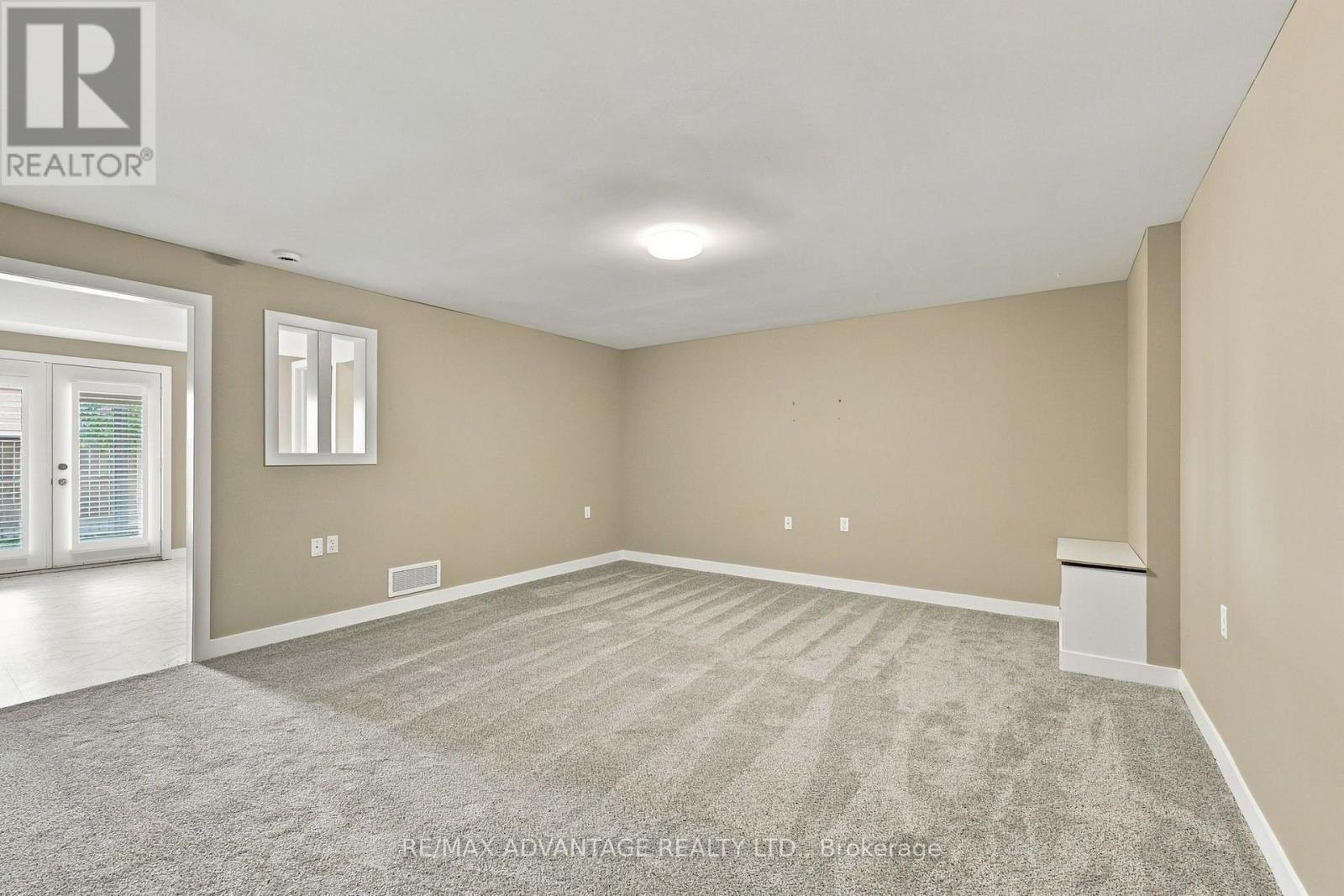 7 - 122 Sherwood Forest Square Property Photo 32