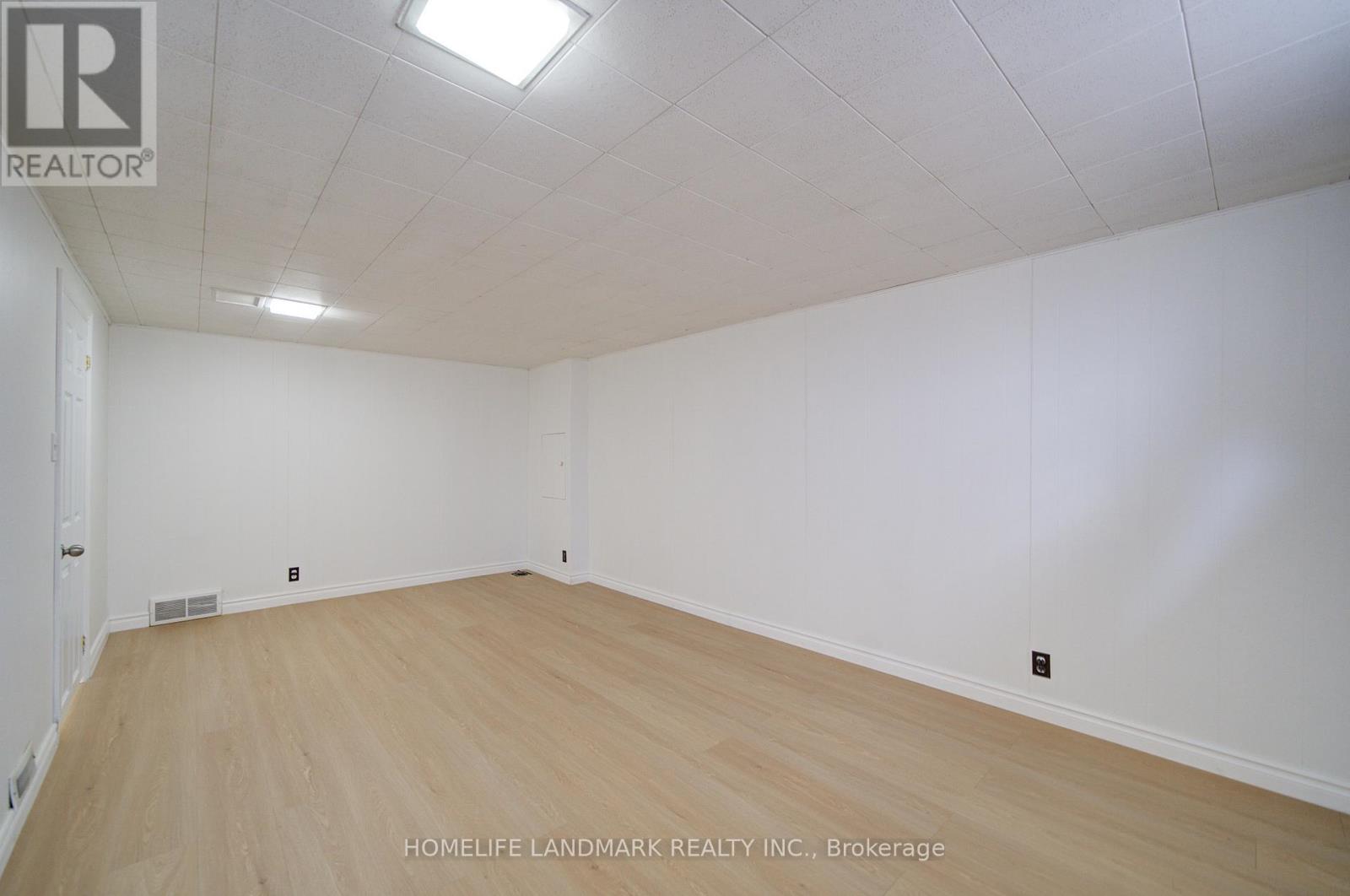 95 Jacobson Avenue Property Photo 39