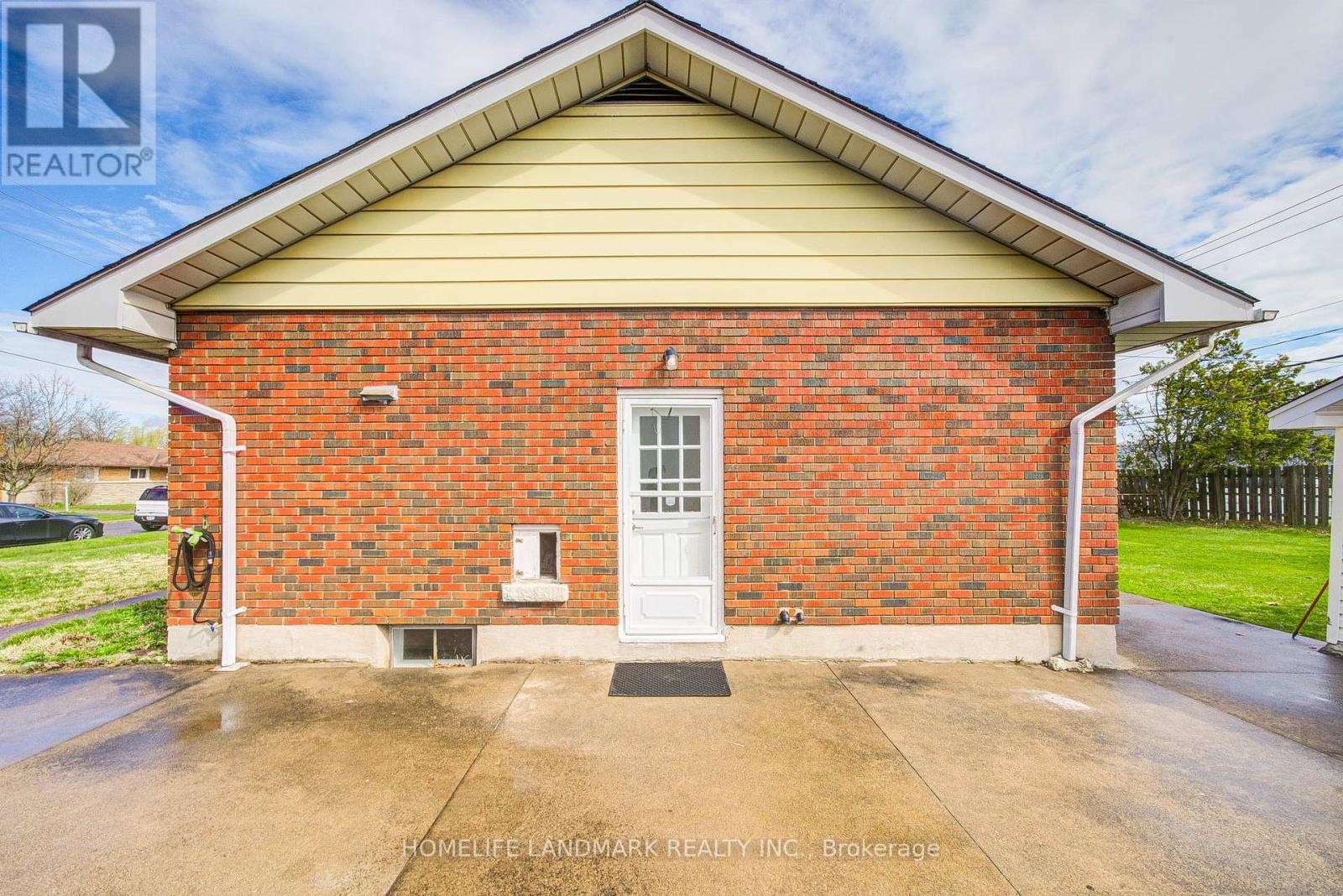 95 Jacobson Avenue Property Photo 44