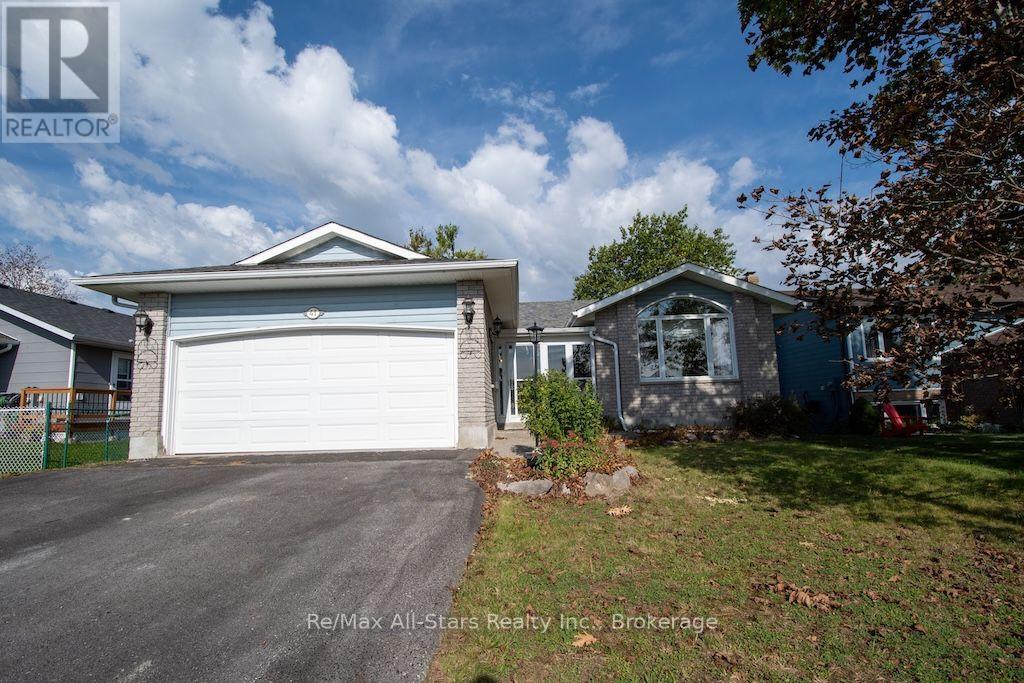 41 Cedartree Lane Property Photo 2